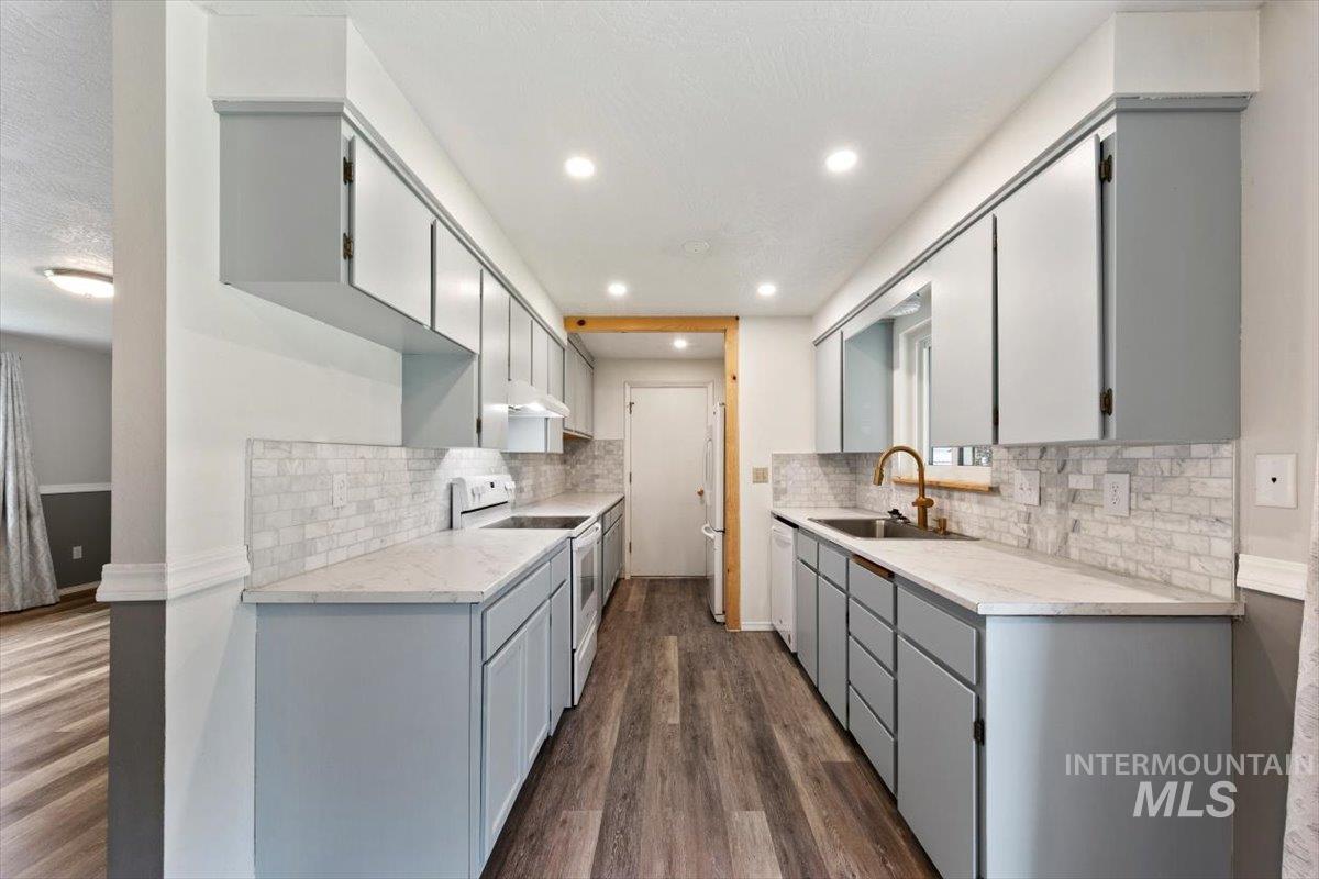 2015 Meadow Ave., Caldwell, Idaho 83605, 2 Bedrooms, 1 Bathroom, Residential For Sale, Price $315,000, 98992660