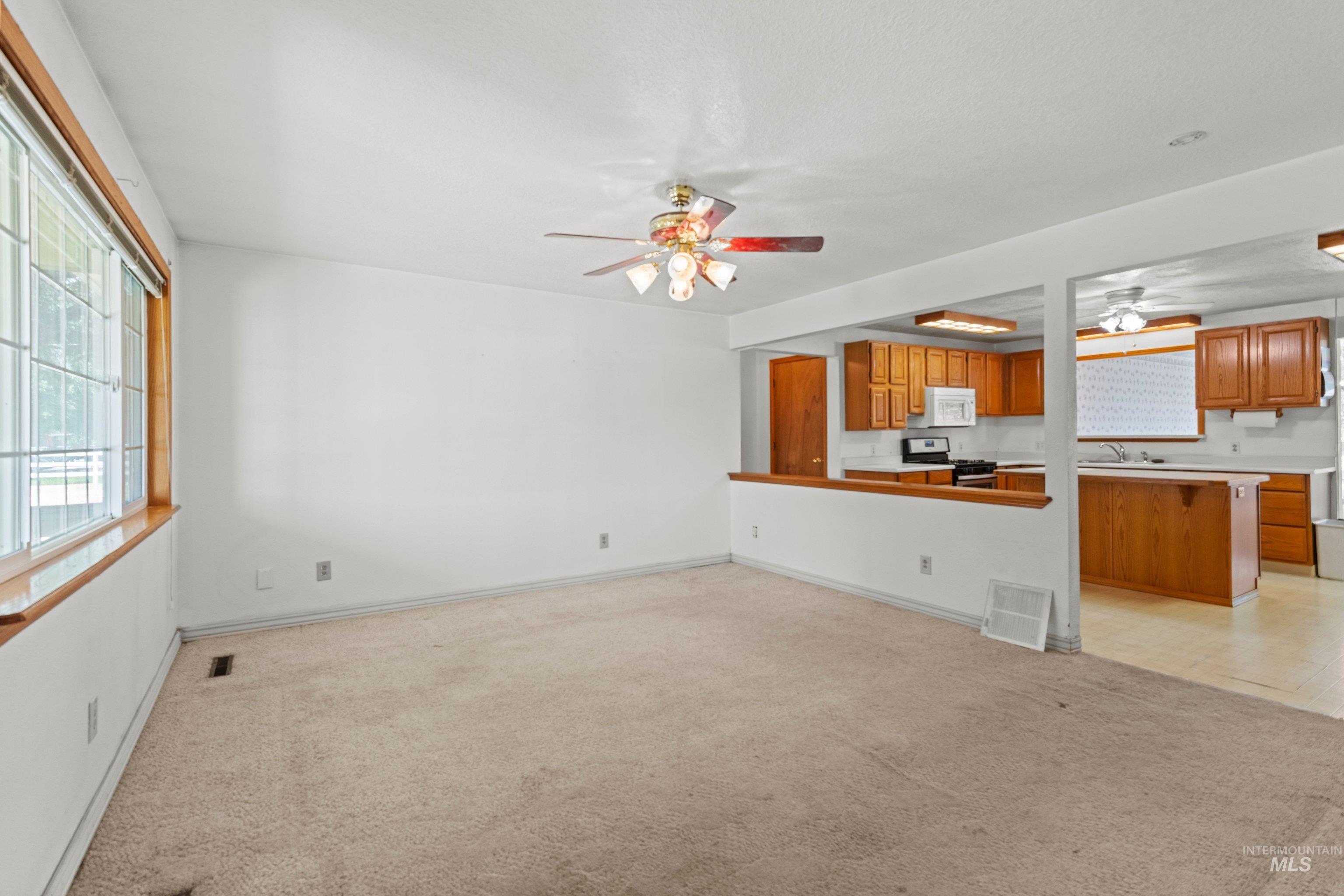 908 N Middleton Rd., Nampa, Idaho 83651, 4 Bedrooms, 2 Bathrooms, Residential For Sale, Price $610,000,MLS 98992663
