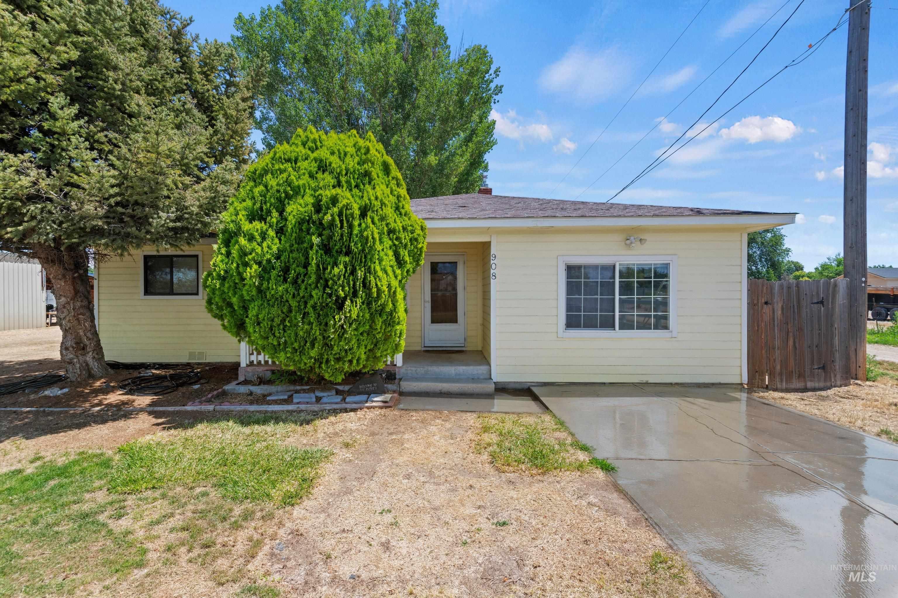 908 N Middleton Rd., Nampa, Idaho 83651, 4 Bedrooms, 2 Bathrooms, Residential For Sale, Price $610,000,MLS 98992663