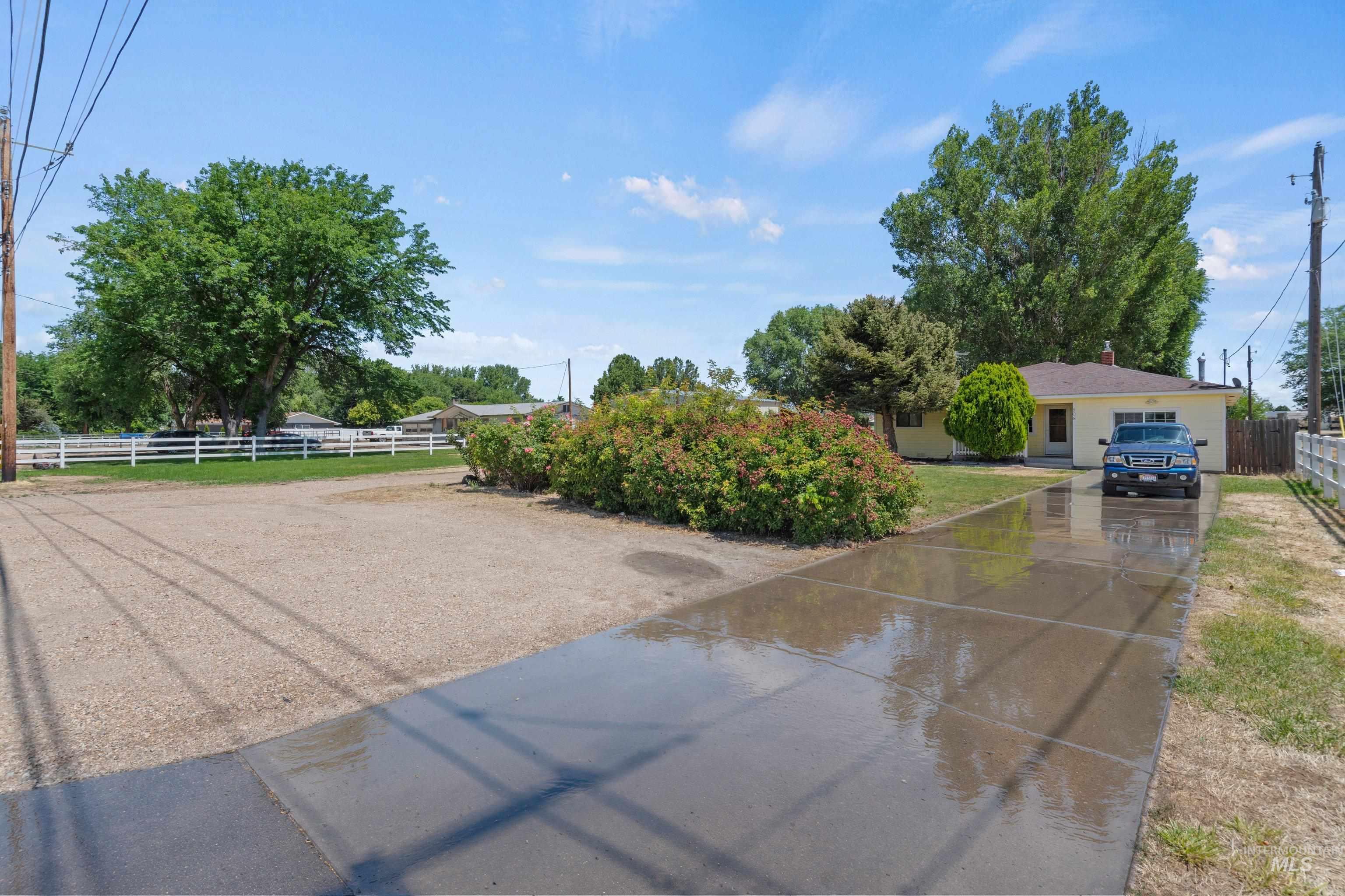908 N Middleton Rd., Nampa, Idaho 83651, 4 Bedrooms, 2 Bathrooms, Residential For Sale, Price $610,000,MLS 98992663