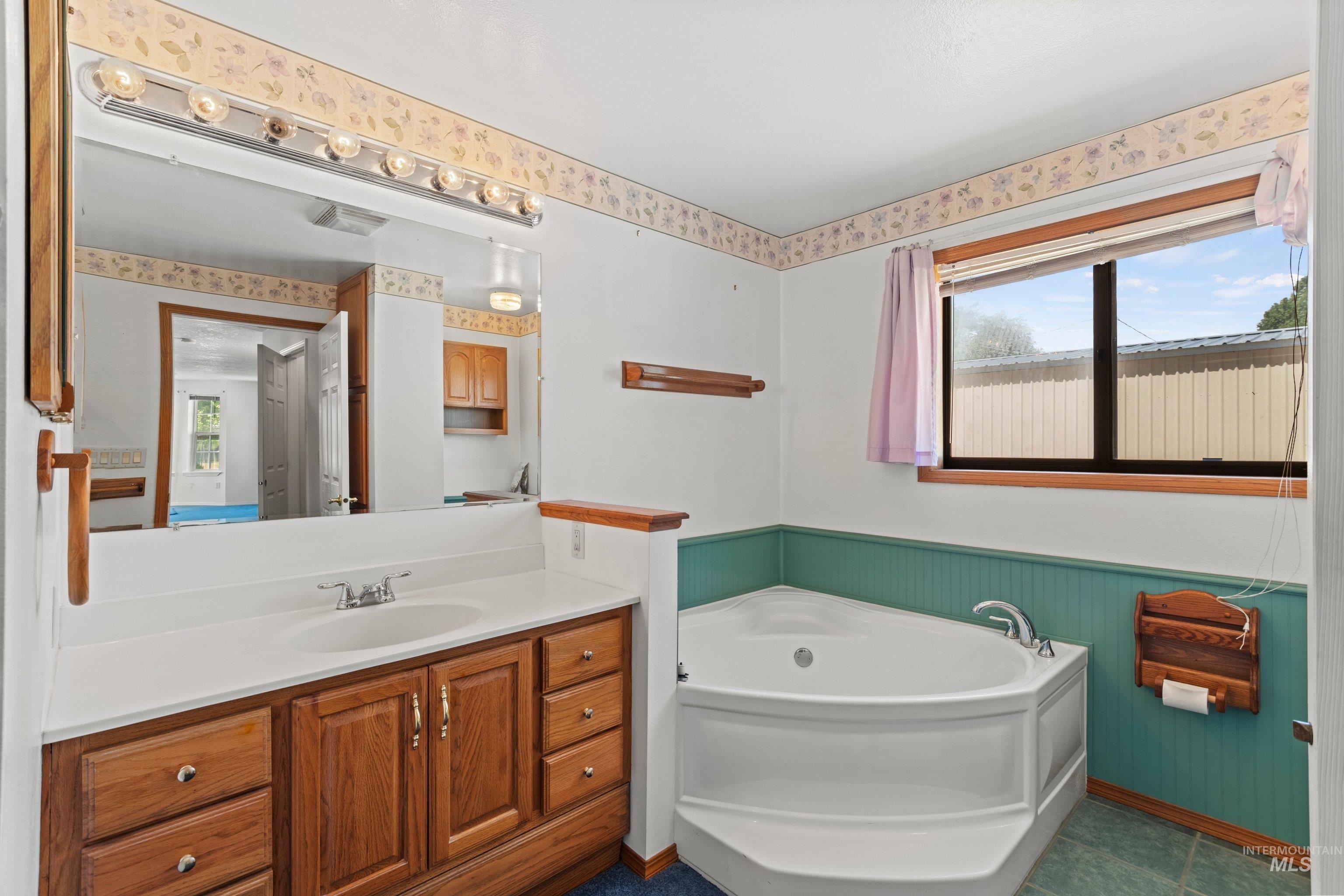908 N Middleton Rd., Nampa, Idaho 83651, 4 Bedrooms, 2 Bathrooms, Residential For Sale, Price $610,000,MLS 98992663