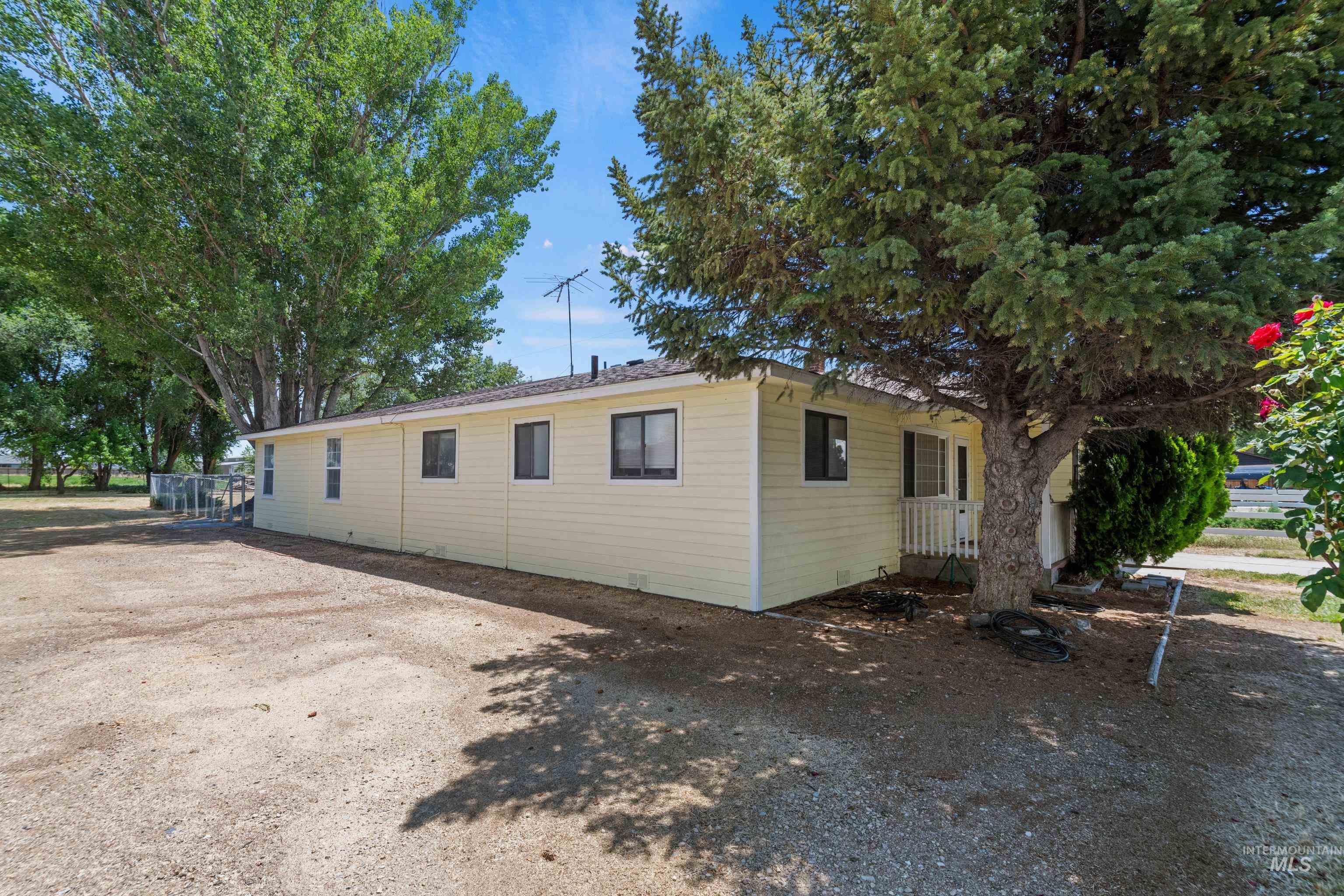 908 N Middleton Rd., Nampa, Idaho 83651, 4 Bedrooms, 2 Bathrooms, Residential For Sale, Price $610,000,MLS 98992663