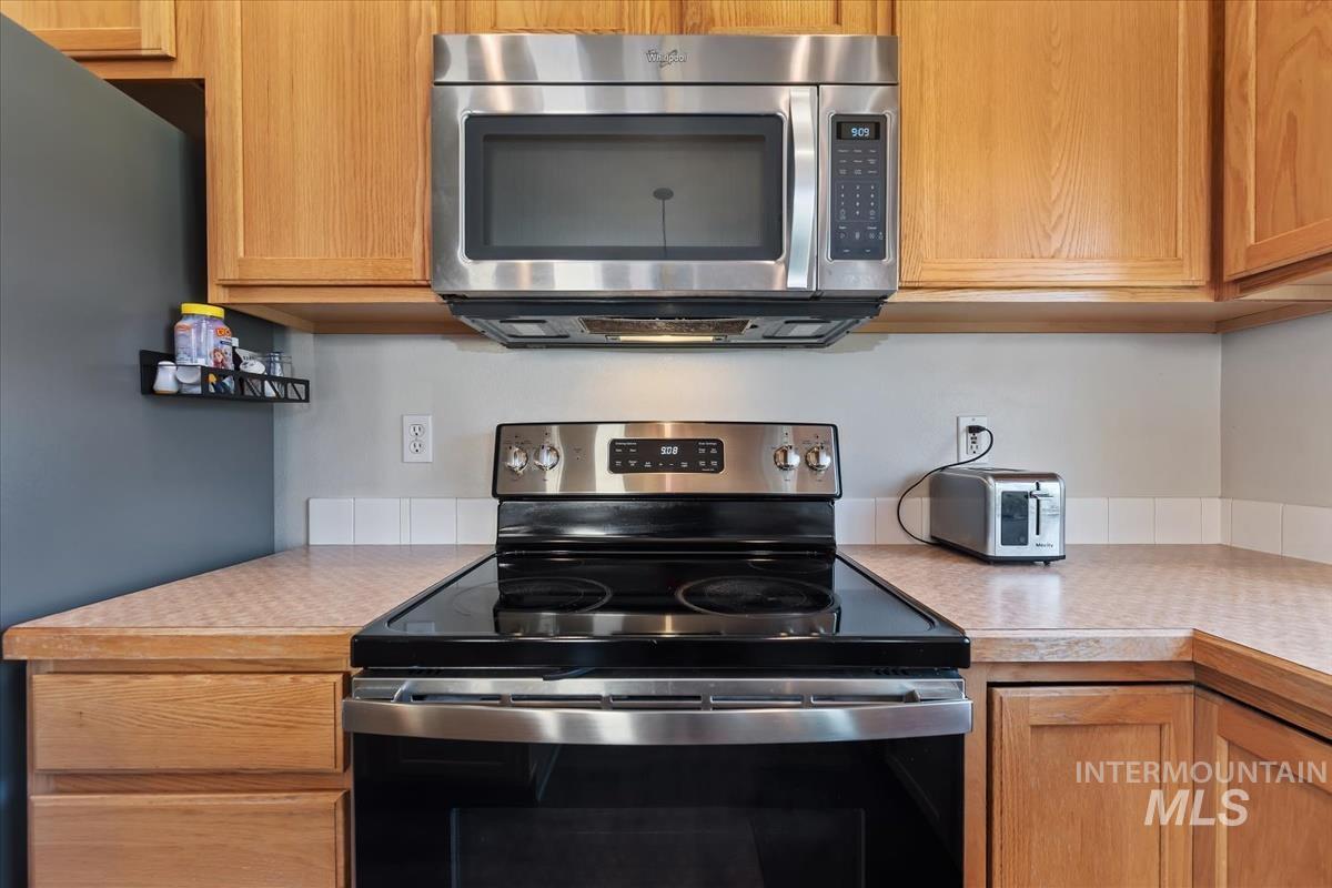 7579 W Middle Fork, Boise, Idaho 83709, 3 Bedrooms, 2 Bathrooms, Residential For Sale, Price $419,900, 98992664