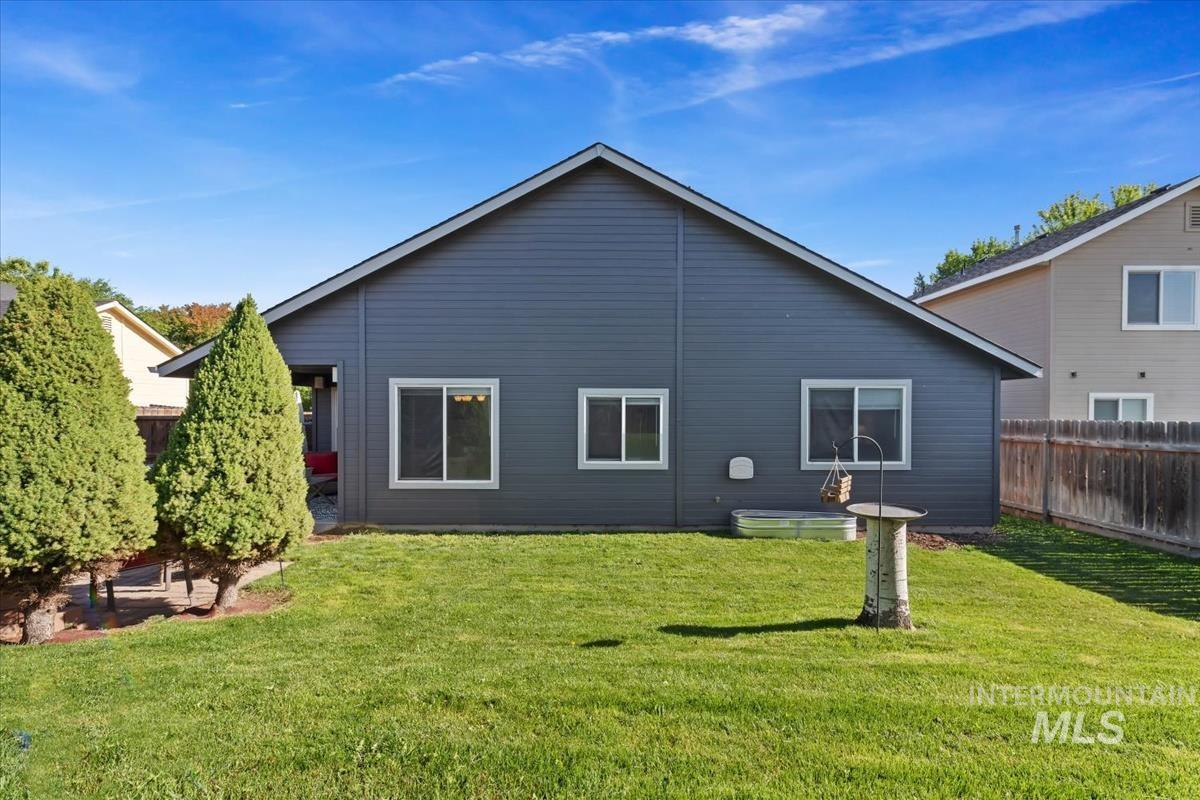 7579 W Middle Fork, Boise, Idaho 83709, 3 Bedrooms, 2 Bathrooms, Residential For Sale, Price $419,900, 98992664