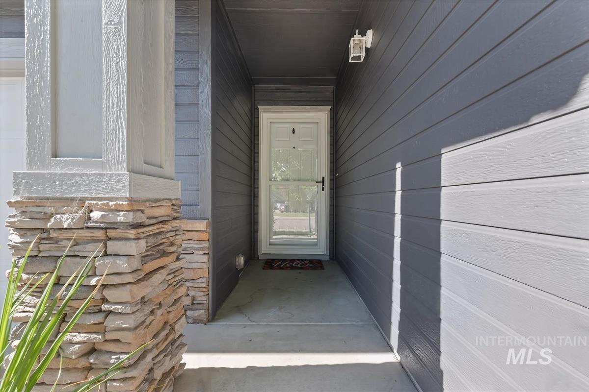 7579 W Middle Fork, Boise, Idaho 83709, 3 Bedrooms, 2 Bathrooms, Residential For Sale, Price $419,900, 98992664