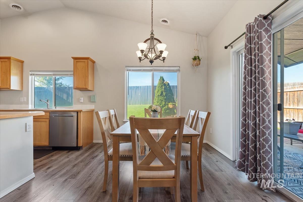 7579 W Middle Fork, Boise, Idaho 83709, 3 Bedrooms, 2 Bathrooms, Residential For Sale, Price $419,900, 98992664
