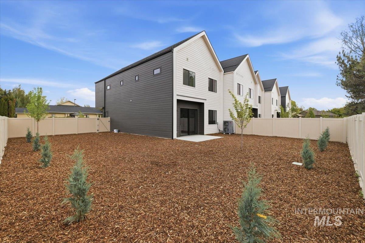 10149 W Southerland Dr, Boise, Idaho 83709, 3 Bedrooms, 2.5 Bathrooms, Residential For Sale, Price $552,000, 98992668