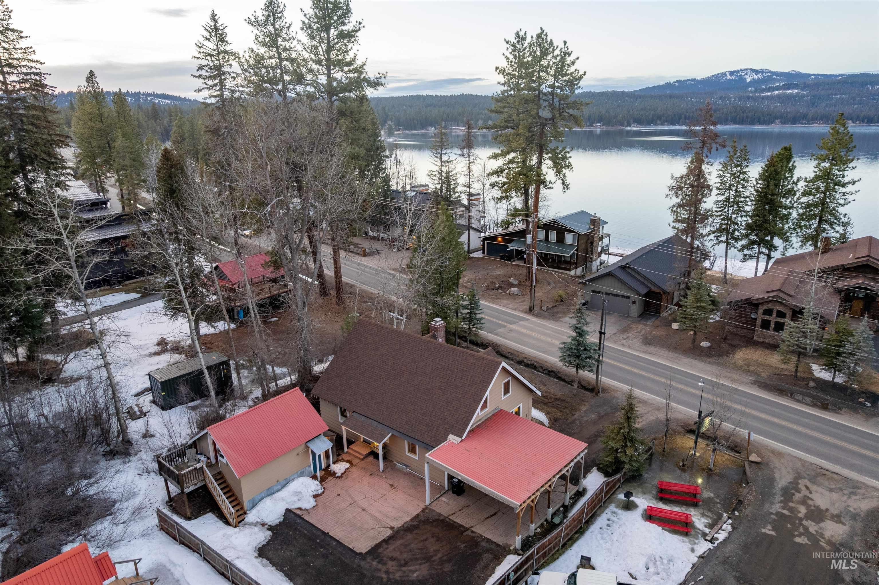 310 W Lake Street, McCall, Idaho 83638, 3 Bedrooms, 3 Bathrooms, Residential For Sale, Price $1,159,000,MLS 98992670