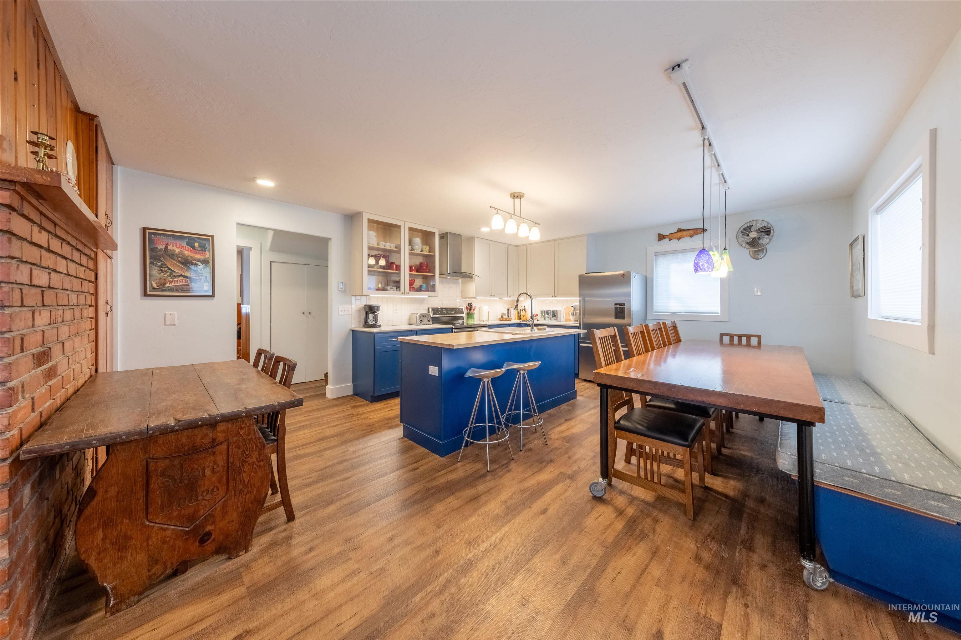 310 W Lake Street, McCall, Idaho 83638, 3 Bedrooms, 3 Bathrooms, Residential For Sale, Price $1,195,000, 98992670
