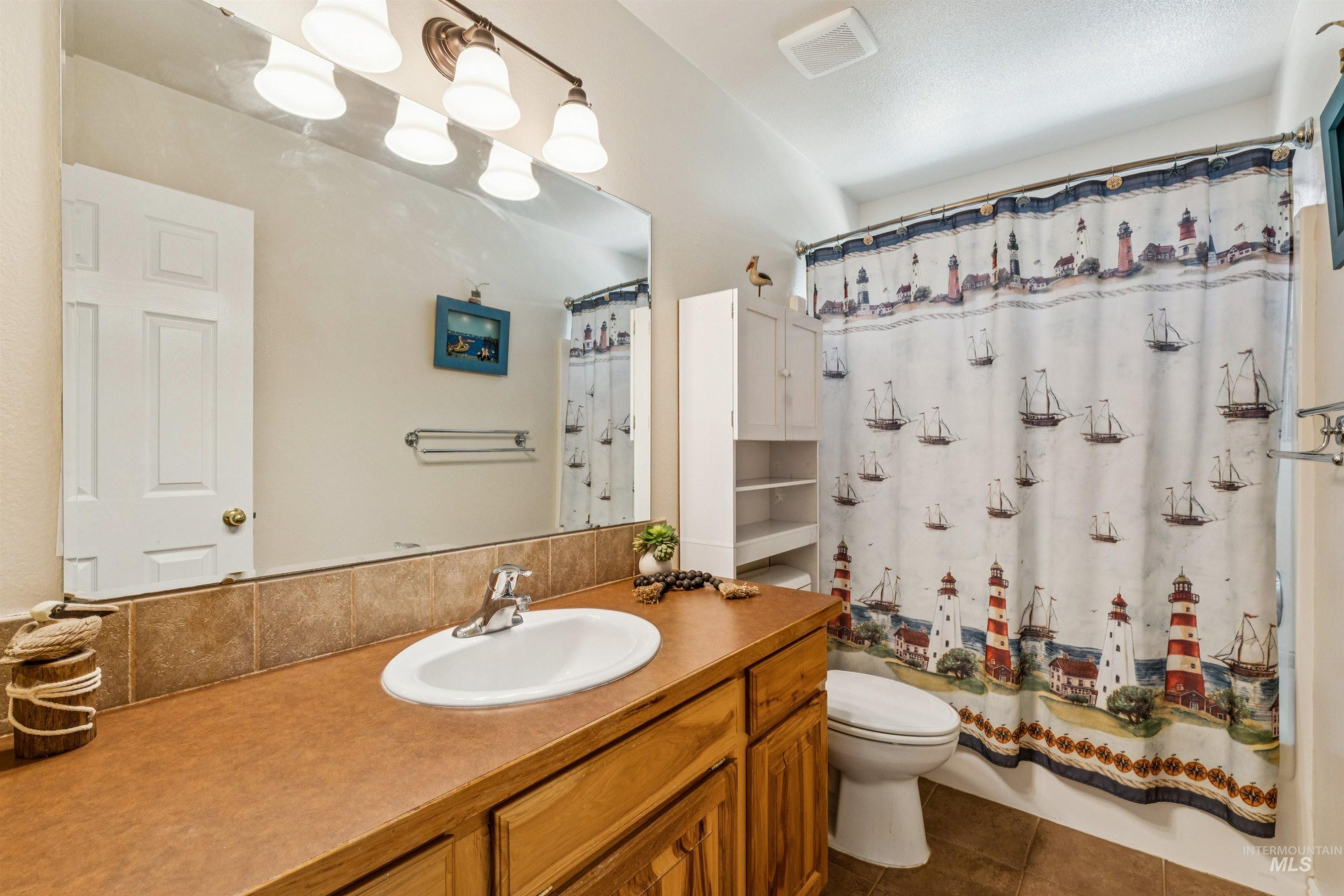 210 S Lancaster Dr, Nampa, Idaho 83686, 3 Bedrooms, 2 Bathrooms, Residential For Sale, Price $449,900, 98992672
