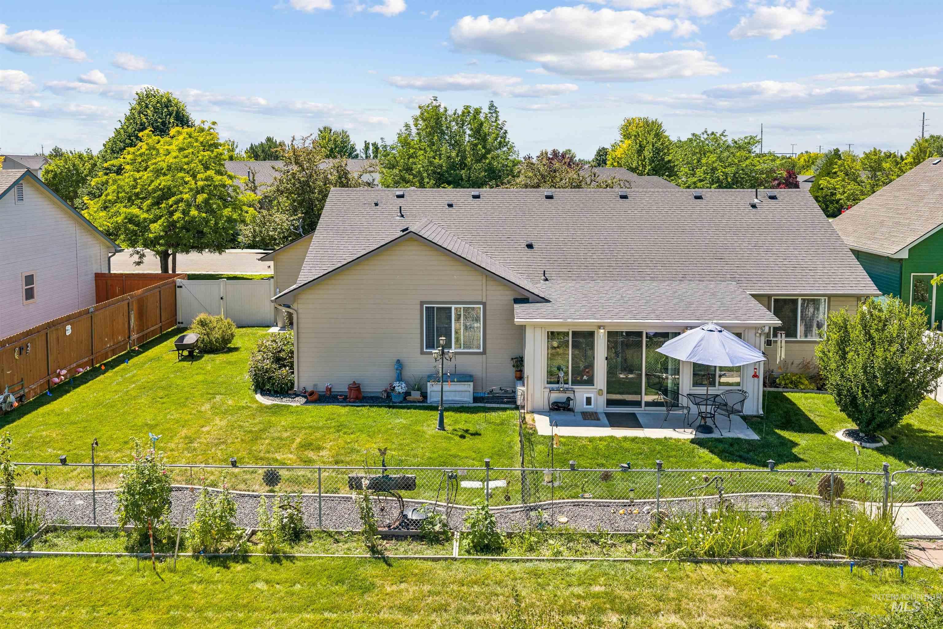 210 S Lancaster Dr, Nampa, Idaho 83686, 3 Bedrooms, 2 Bathrooms, Residential For Sale, Price $449,900, 98992672