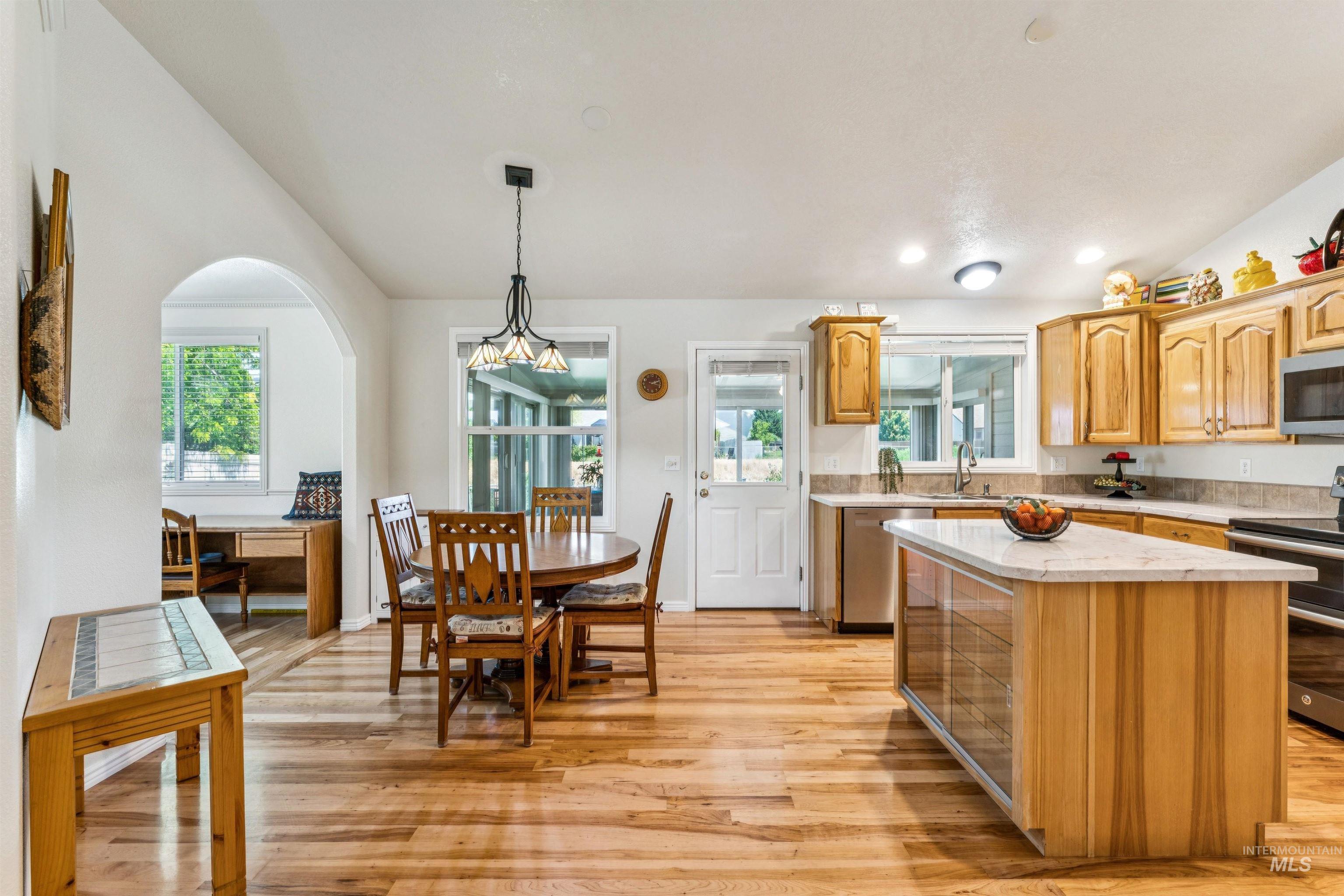 210 S Lancaster Dr, Nampa, Idaho 83686, 3 Bedrooms, 2 Bathrooms, Residential For Sale, Price $449,900, 98992672