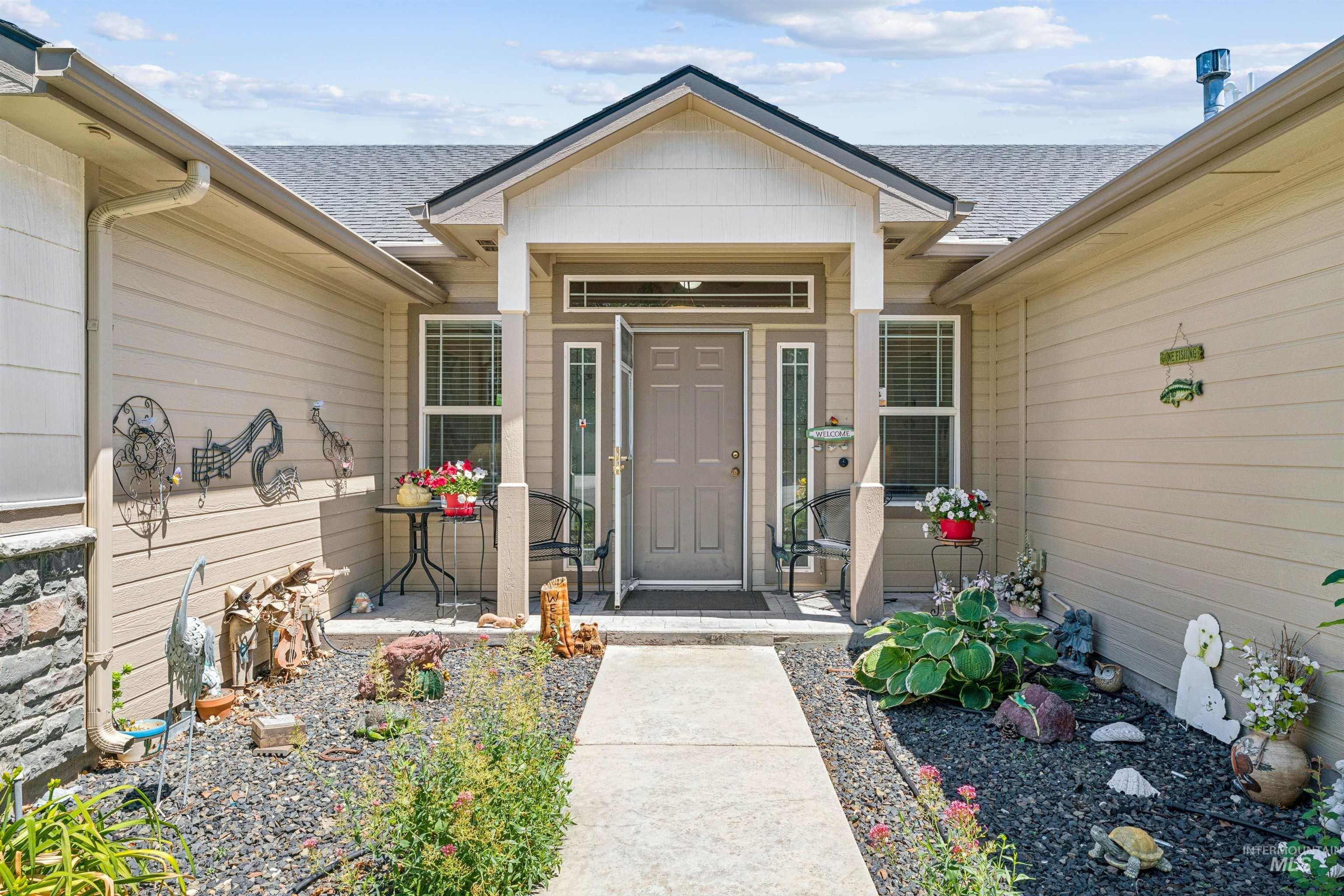 210 S Lancaster Dr, Nampa, Idaho 83686, 3 Bedrooms, 2 Bathrooms, Residential For Sale, Price $449,900, 98992672