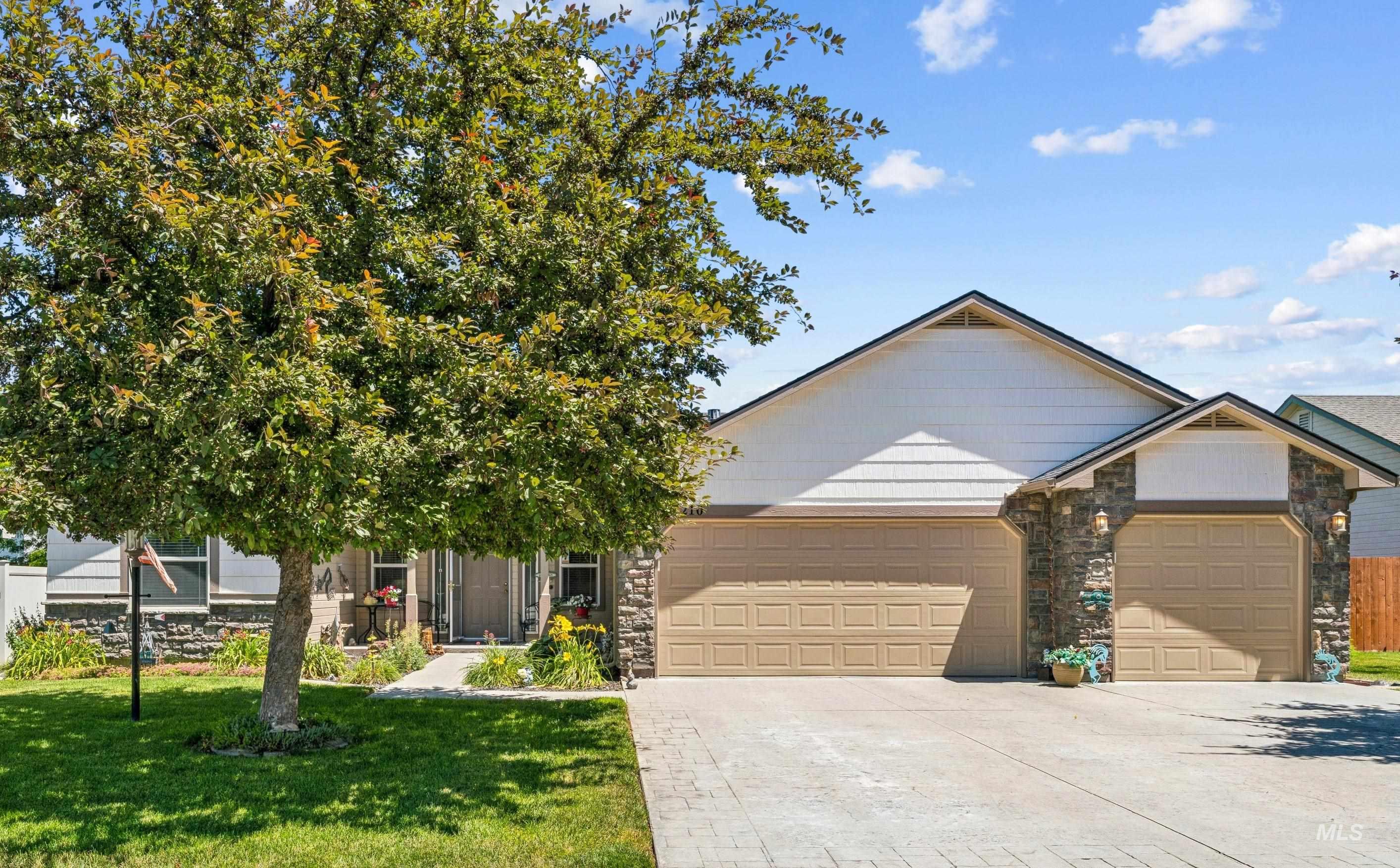210 S Lancaster Dr, Nampa, Idaho 83686, 3 Bedrooms, 2 Bathrooms, Residential For Sale, Price $449,900, 98992672