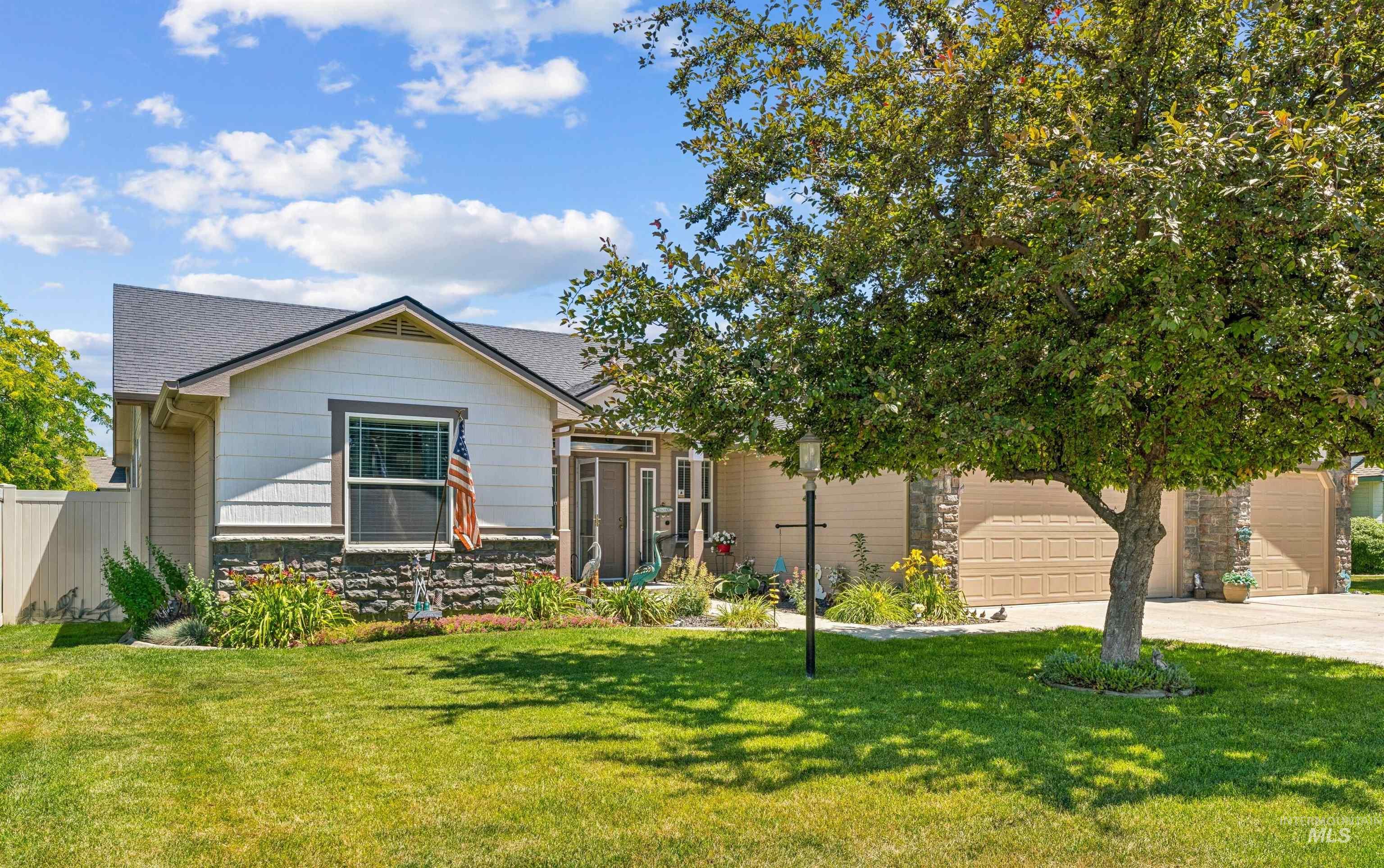 210 S Lancaster Dr, Nampa, Idaho 83686, 3 Bedrooms, 2 Bathrooms, Residential For Sale, Price $449,900, 98992672