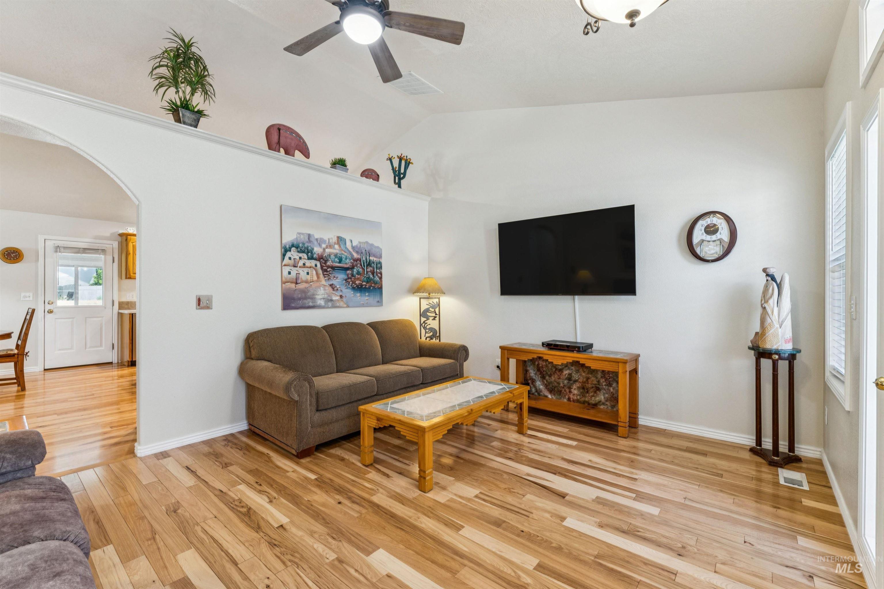 210 S Lancaster Dr, Nampa, Idaho 83686, 3 Bedrooms, 2 Bathrooms, Residential For Sale, Price $449,900, 98992672