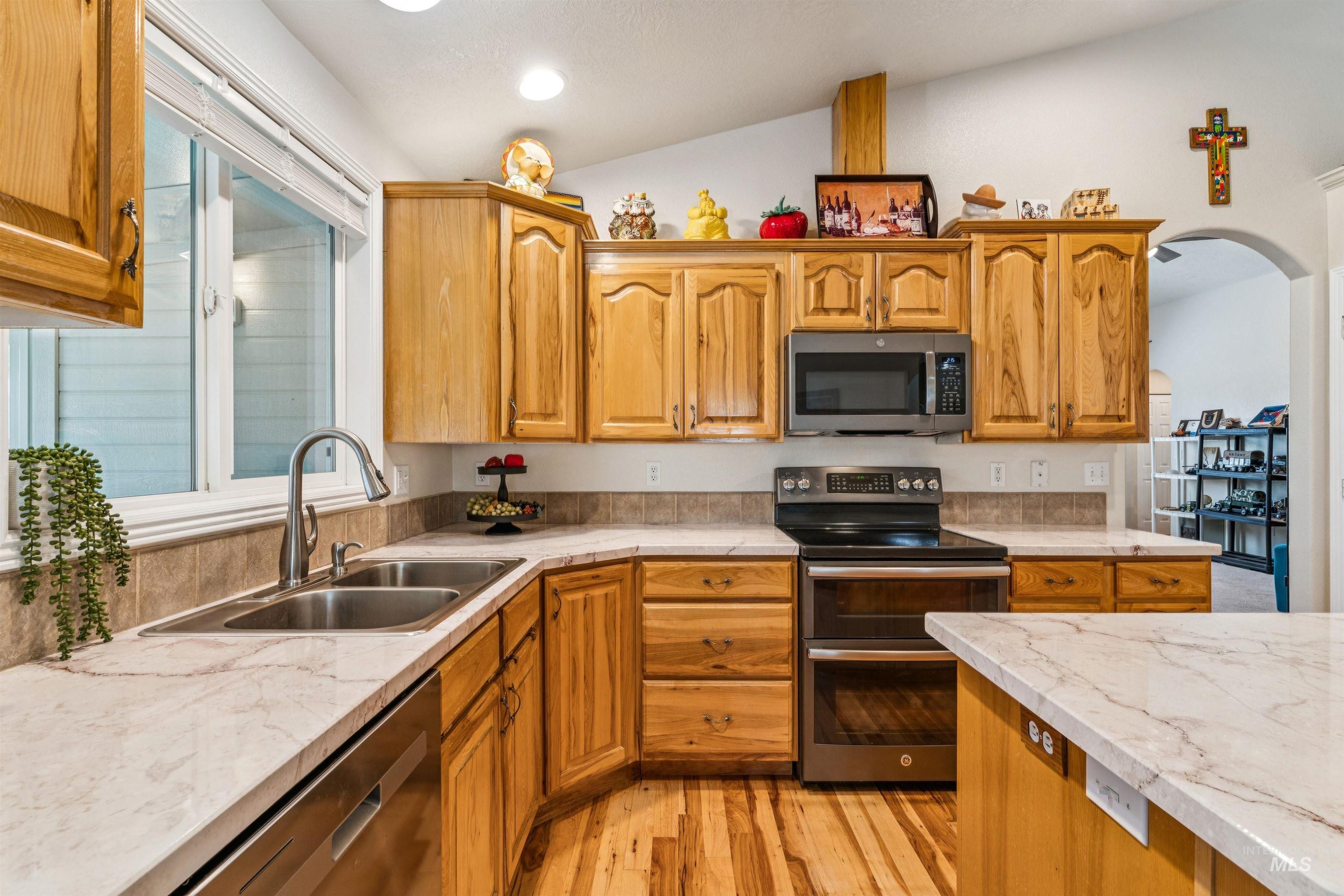 210 S Lancaster Dr, Nampa, Idaho 83686, 3 Bedrooms, 2 Bathrooms, Residential For Sale, Price $449,900, 98992672