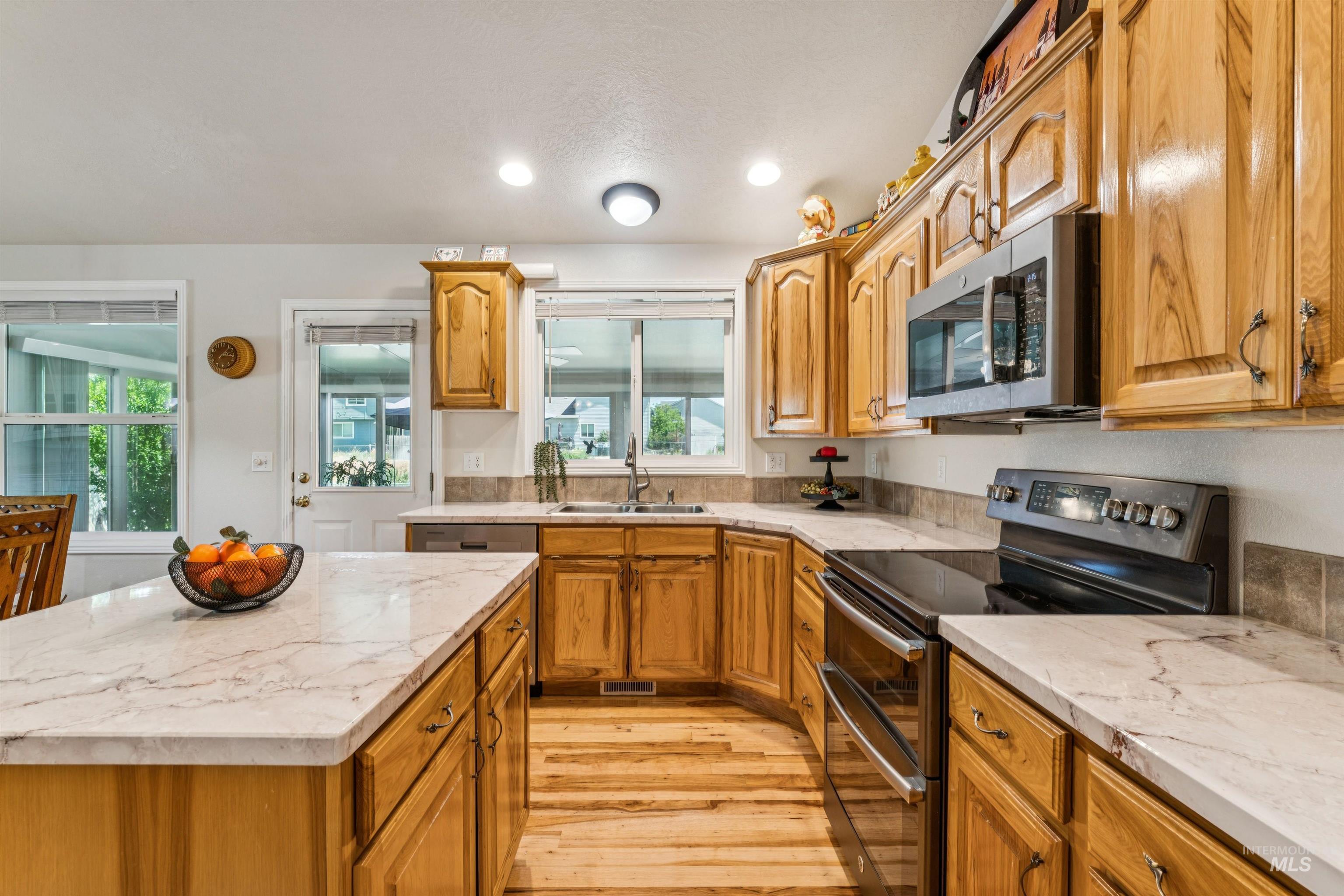 210 S Lancaster Dr, Nampa, Idaho 83686, 3 Bedrooms, 2 Bathrooms, Residential For Sale, Price $449,900, 98992672