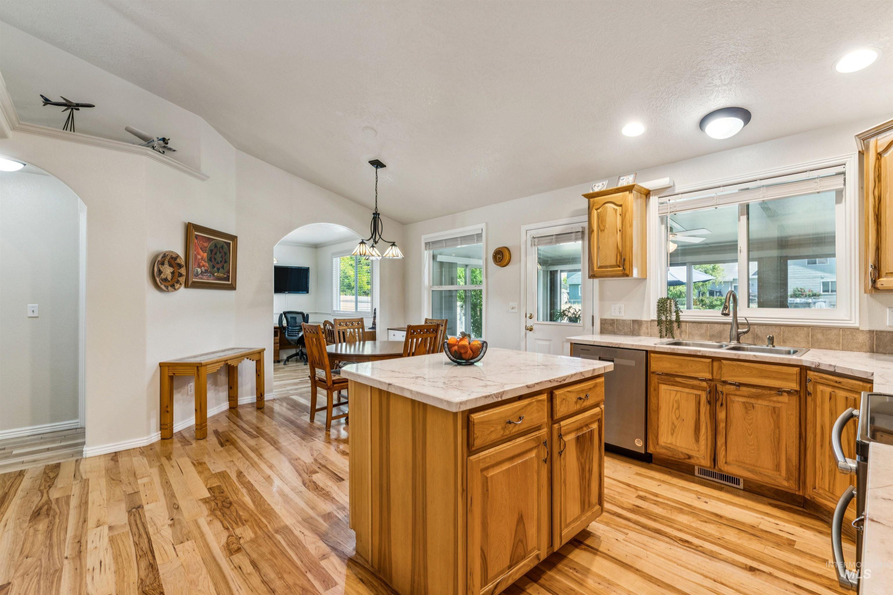 210 S Lancaster Dr, Nampa, Idaho 83686, 3 Bedrooms, 2 Bathrooms, Residential For Sale, Price $449,900, 98992672