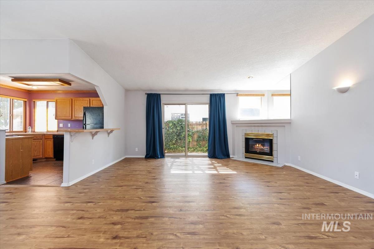 1681 E Laurelwood, Eagle, Idaho 83616, 3 Bedrooms, 2 Bathrooms, Residential For Sale, Price $470,000, 98992673