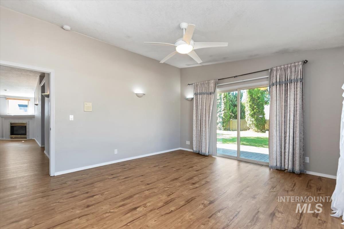 1681 E Laurelwood, Eagle, Idaho 83616, 3 Bedrooms, 2 Bathrooms, Residential For Sale, Price $470,000, 98992673