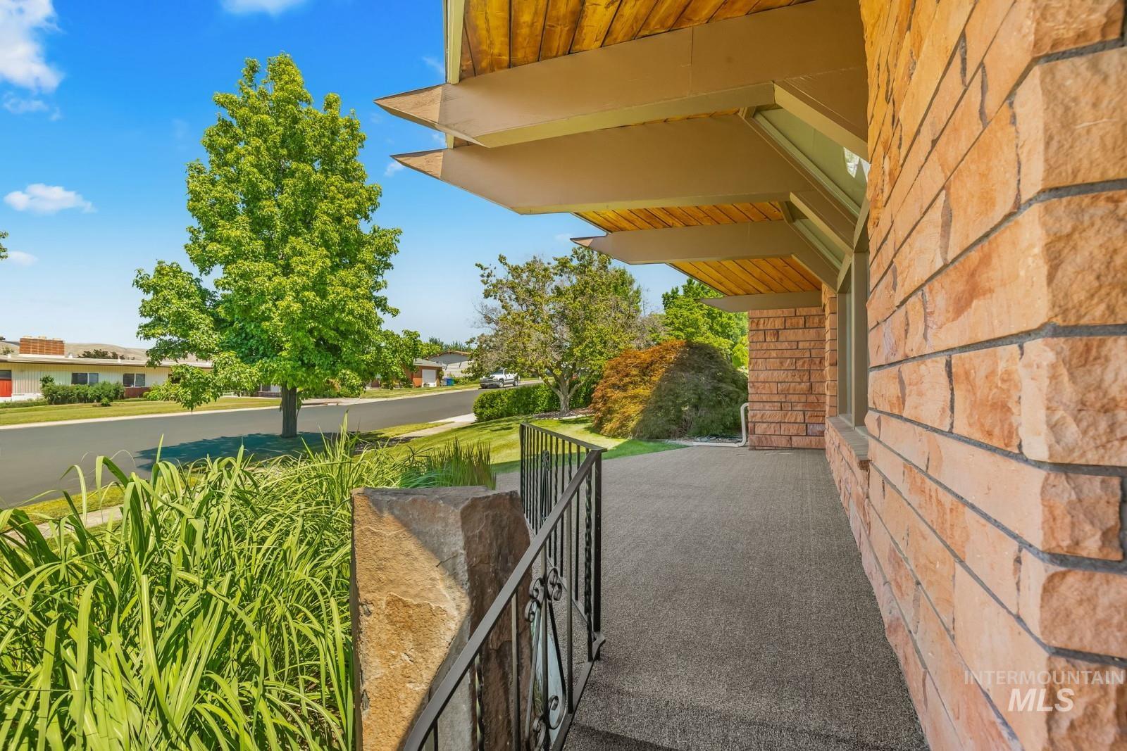 2616 Sunset Drive, Lewiston, Idaho 83501, 4 Bedrooms, 2 Bathrooms, Residential For Sale, Price $494,900, 98992676