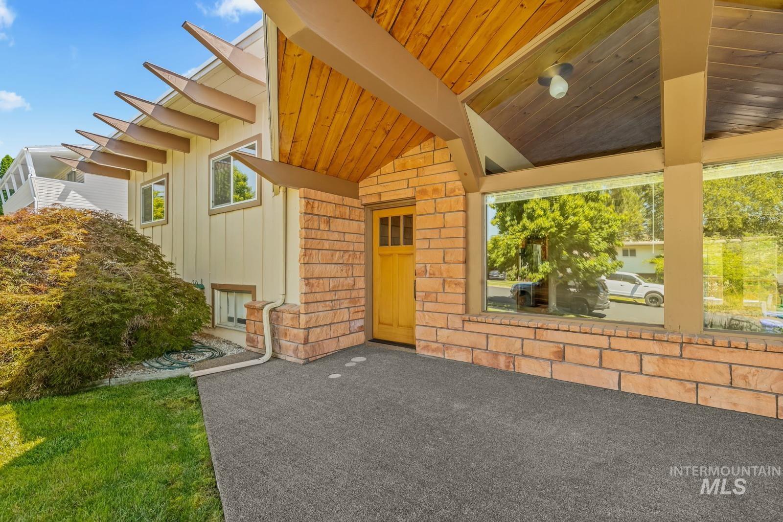 2616 Sunset Drive, Lewiston, Idaho 83501, 4 Bedrooms, 2 Bathrooms, Residential For Sale, Price $494,900, 98992676