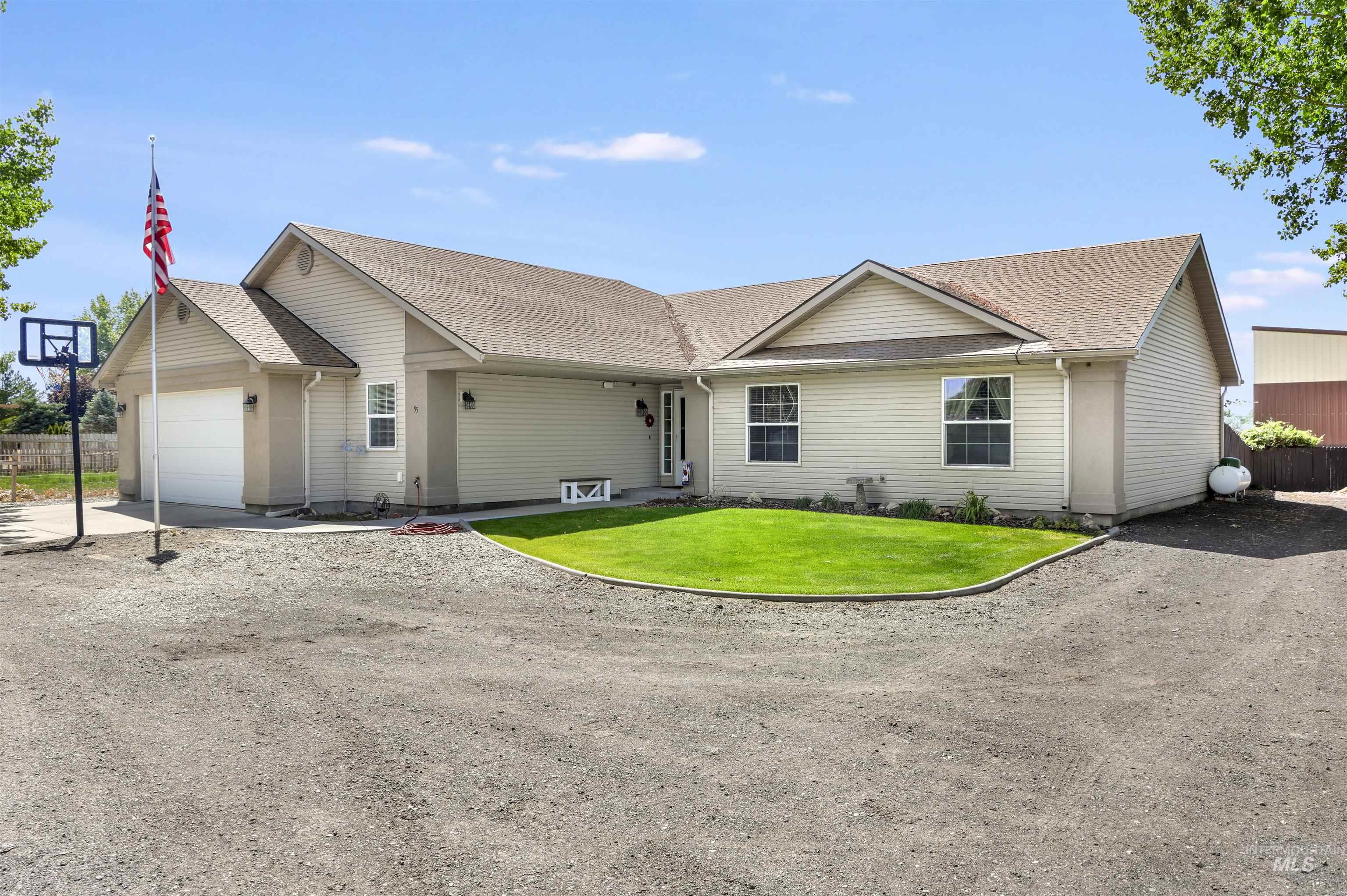 95 Sunnyside Dr, Jerome, Idaho 83338, 4 Bedrooms, 2 Bathrooms, Residential For Sale, Price $739,900, 98992677