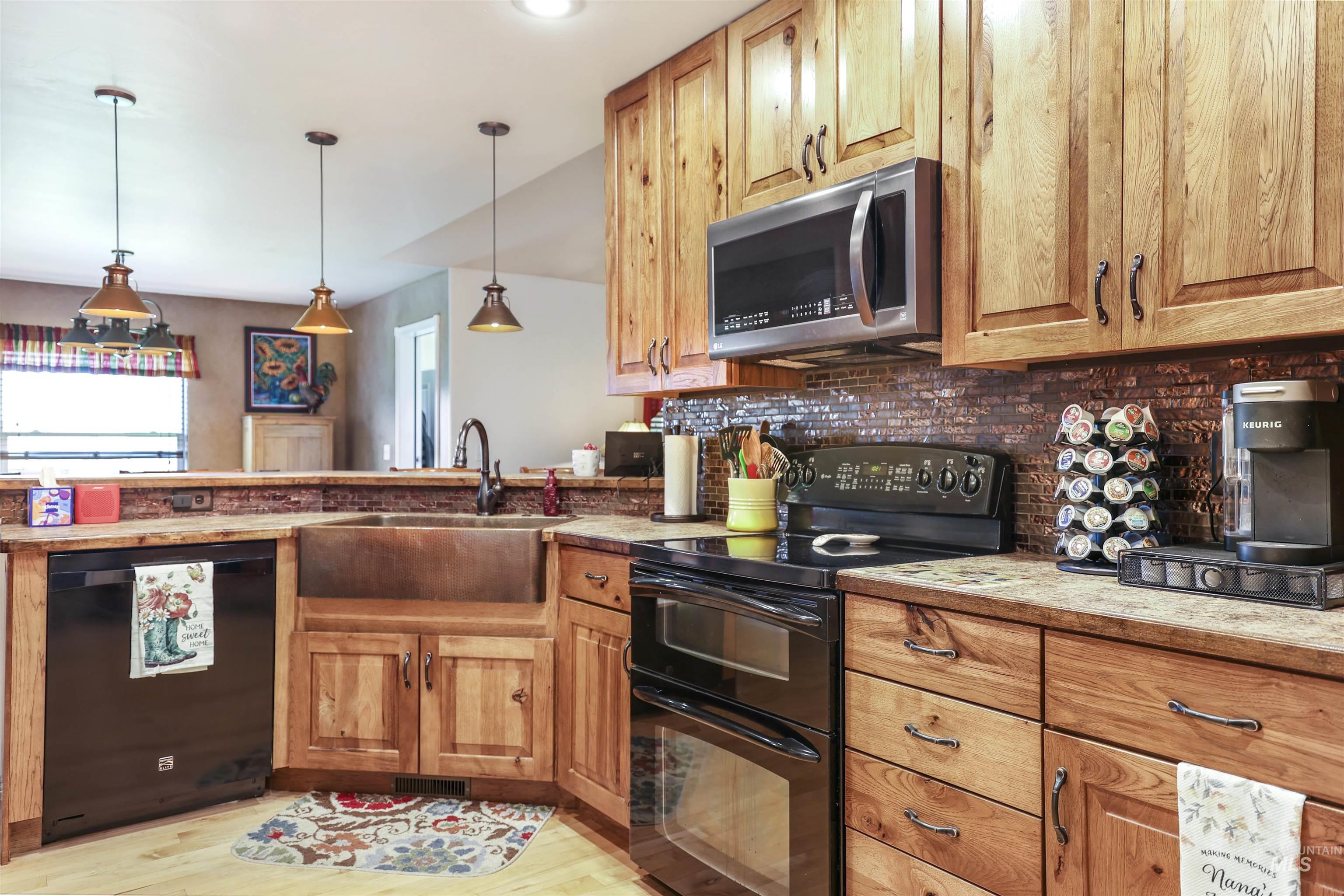 95 Sunnyside Dr, Jerome, Idaho 83338, 4 Bedrooms, 2 Bathrooms, Residential For Sale, Price $739,900, 98992677