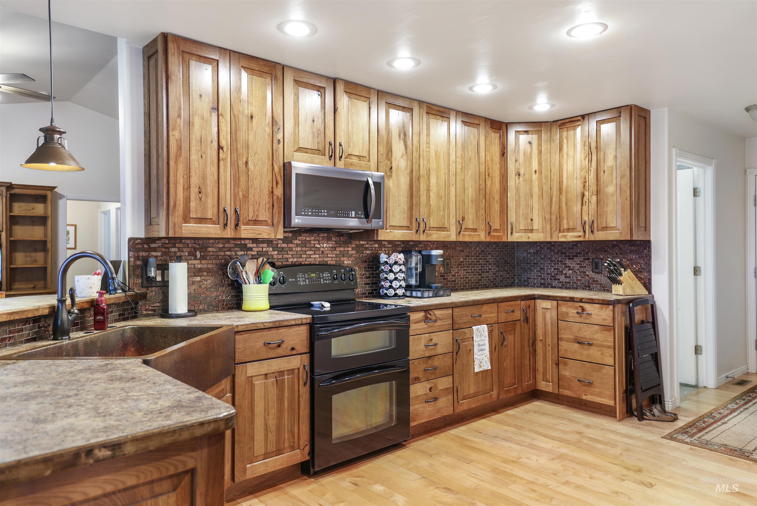 95 Sunnyside Dr, Jerome, Idaho 83338, 4 Bedrooms, 2 Bathrooms, Residential For Sale, Price $739,900, 98992677