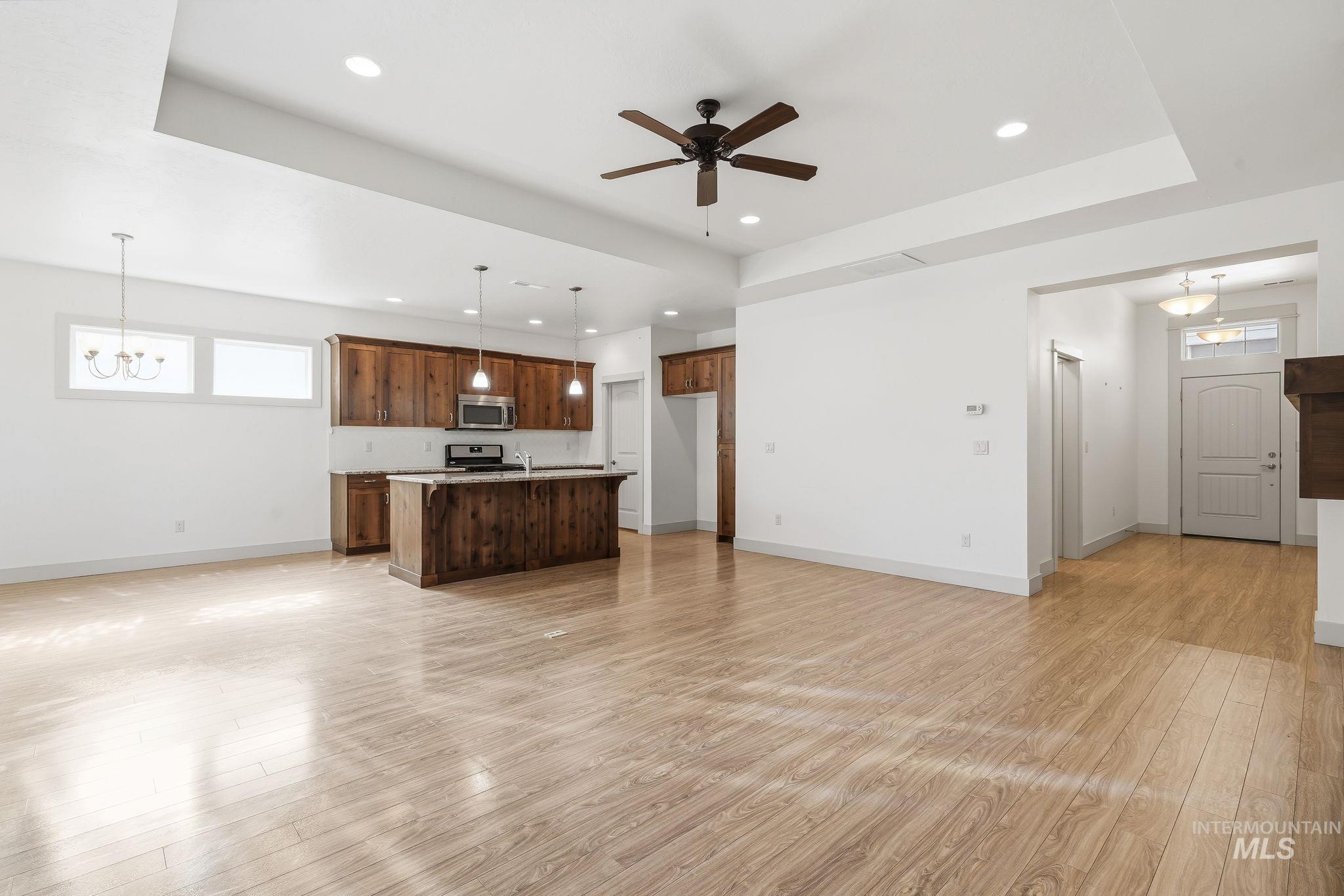 421 S Curtis, Boise, Idaho 83705, 3 Bedrooms, 2 Bathrooms, Residential For Sale, Price $299,000, 98992678