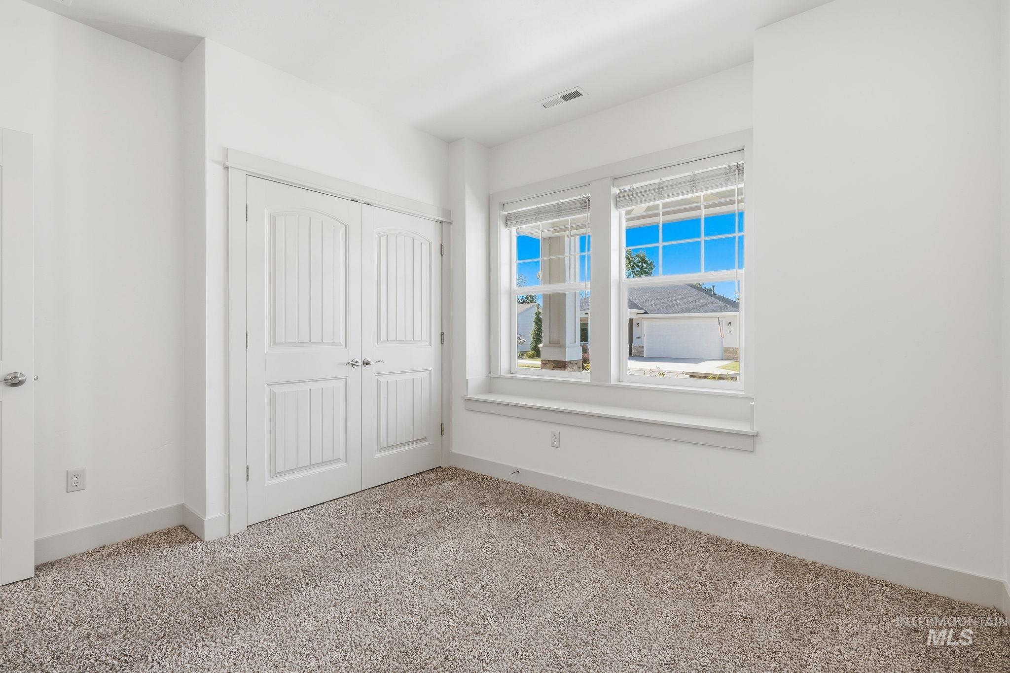 421 S Curtis, Boise, Idaho 83705, 3 Bedrooms, 2 Bathrooms, Residential For Sale, Price $299,000, 98992678