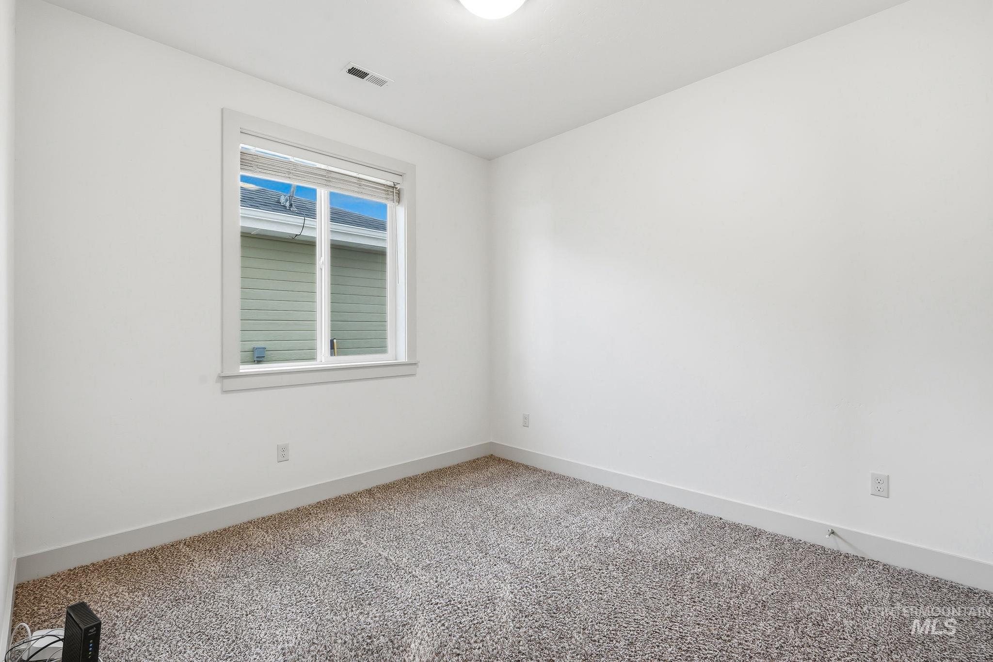 421 S Curtis, Boise, Idaho 83705, 3 Bedrooms, 2 Bathrooms, Residential For Sale, Price $299,000, 98992678