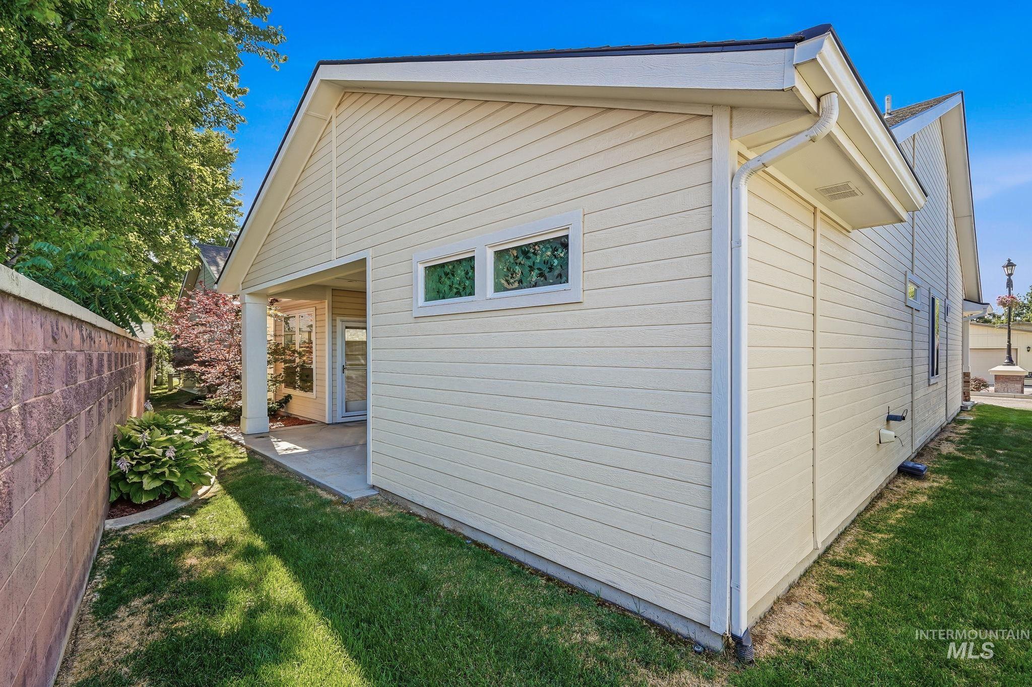 421 S Curtis, Boise, Idaho 83705, 3 Bedrooms, 2 Bathrooms, Residential For Sale, Price $299,000, 98992678
