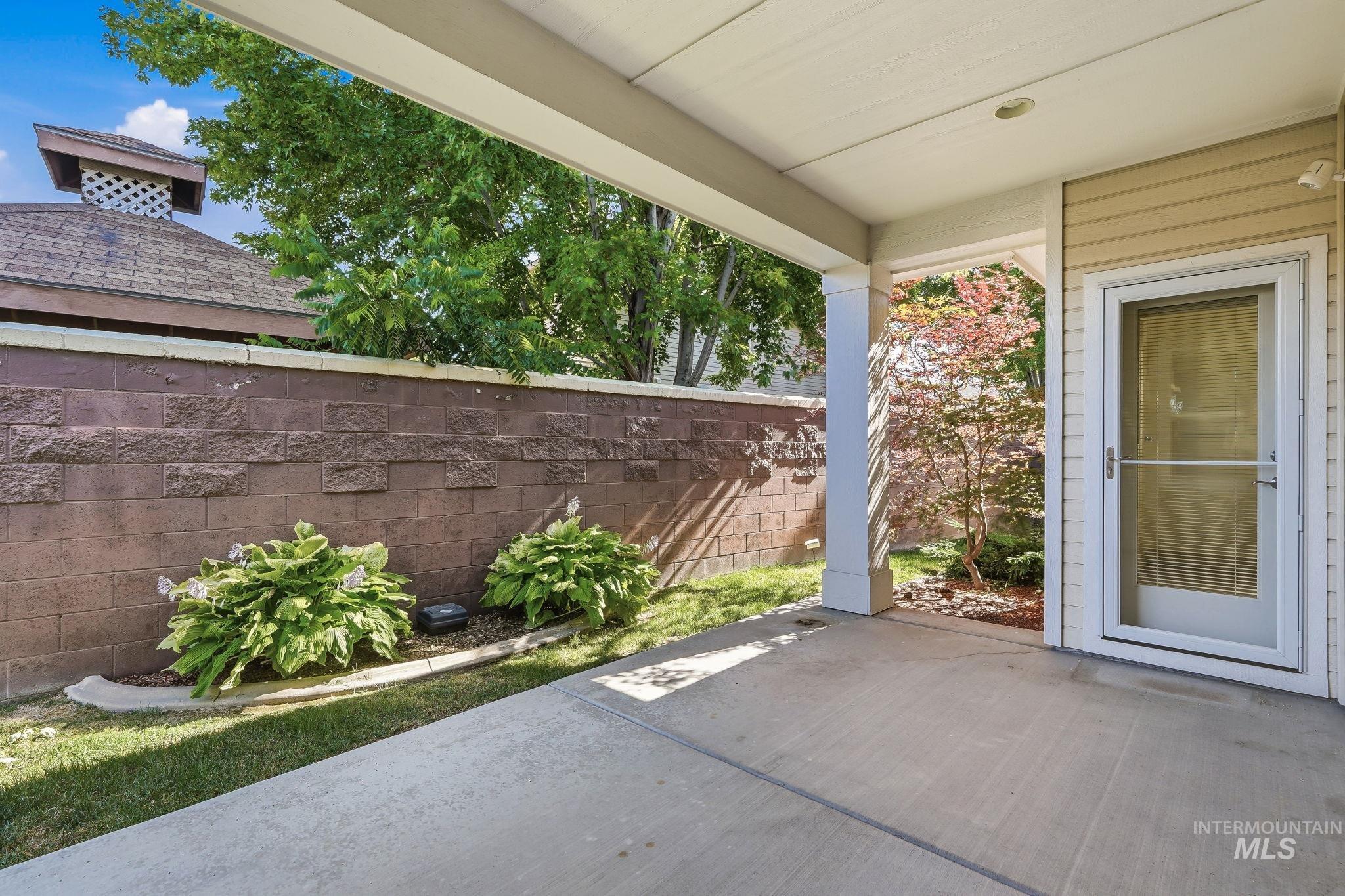 421 S Curtis, Boise, Idaho 83705, 3 Bedrooms, 2 Bathrooms, Residential For Sale, Price $299,000, 98992678