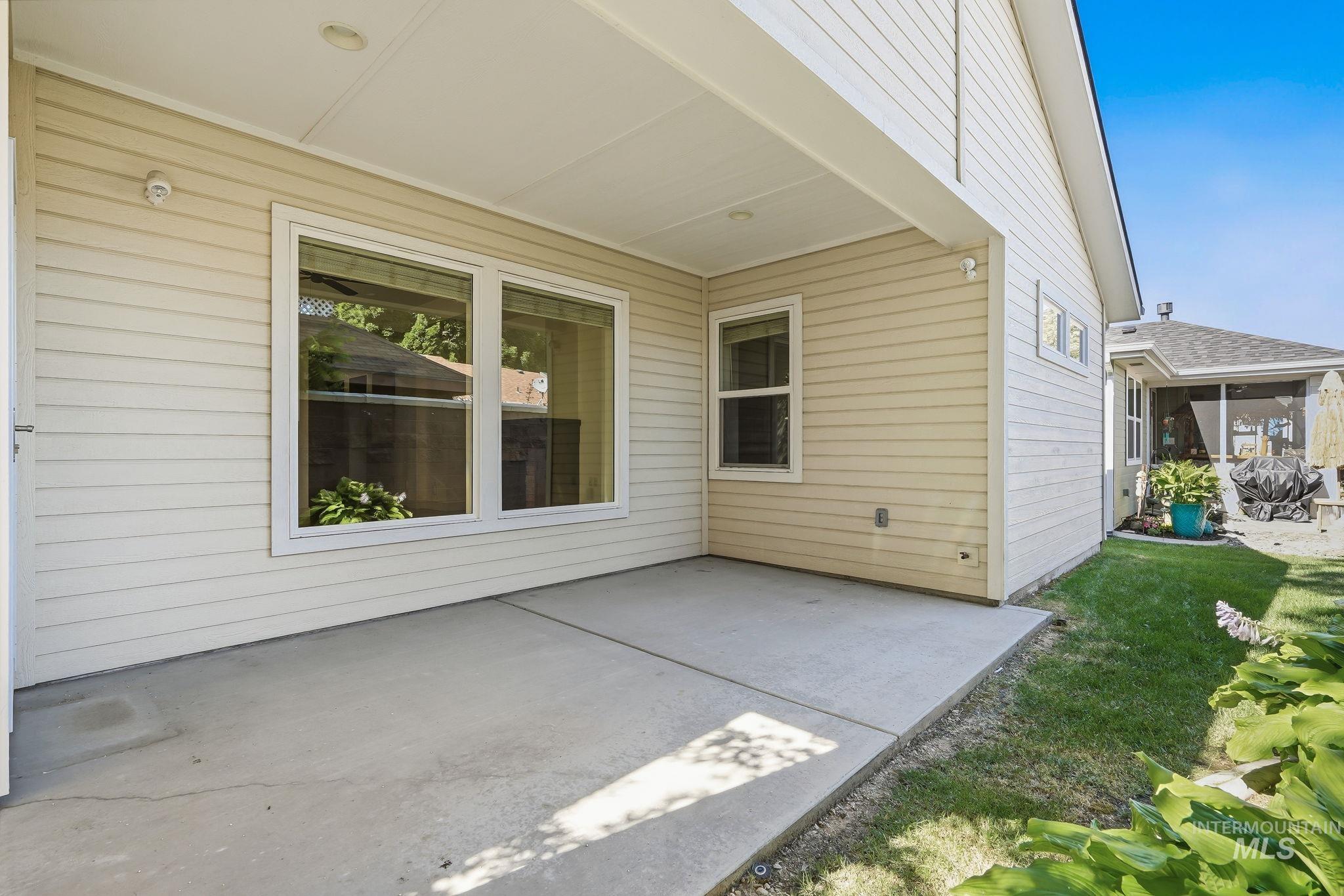 421 S Curtis, Boise, Idaho 83705, 3 Bedrooms, 2 Bathrooms, Residential For Sale, Price $299,000, 98992678