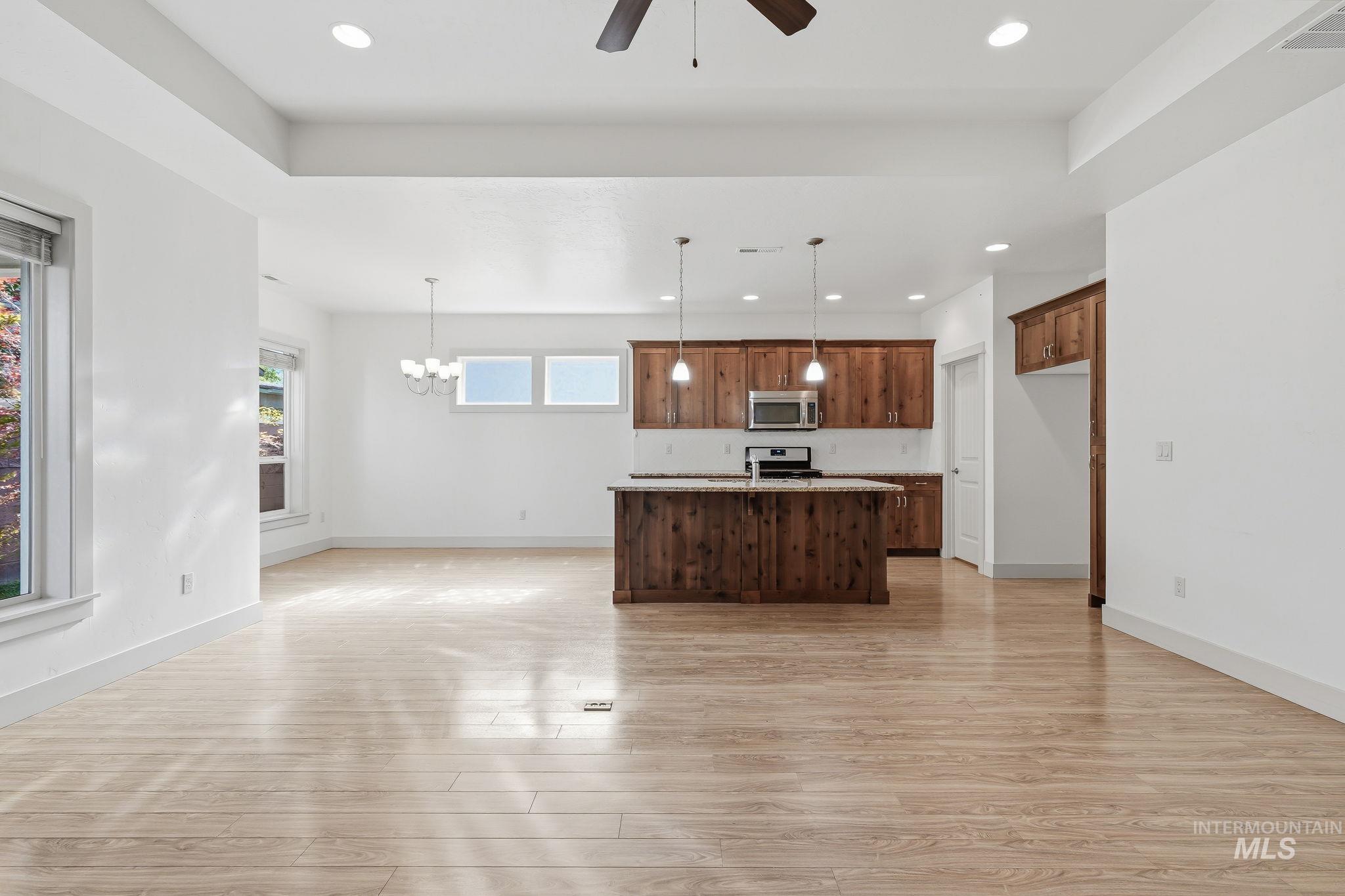 421 S Curtis, Boise, Idaho 83705, 3 Bedrooms, 2 Bathrooms, Residential For Sale, Price $299,000, 98992678