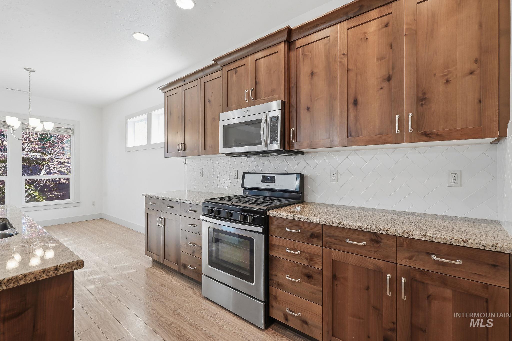 421 S Curtis, Boise, Idaho 83705, 3 Bedrooms, 2 Bathrooms, Residential For Sale, Price $299,000, 98992678