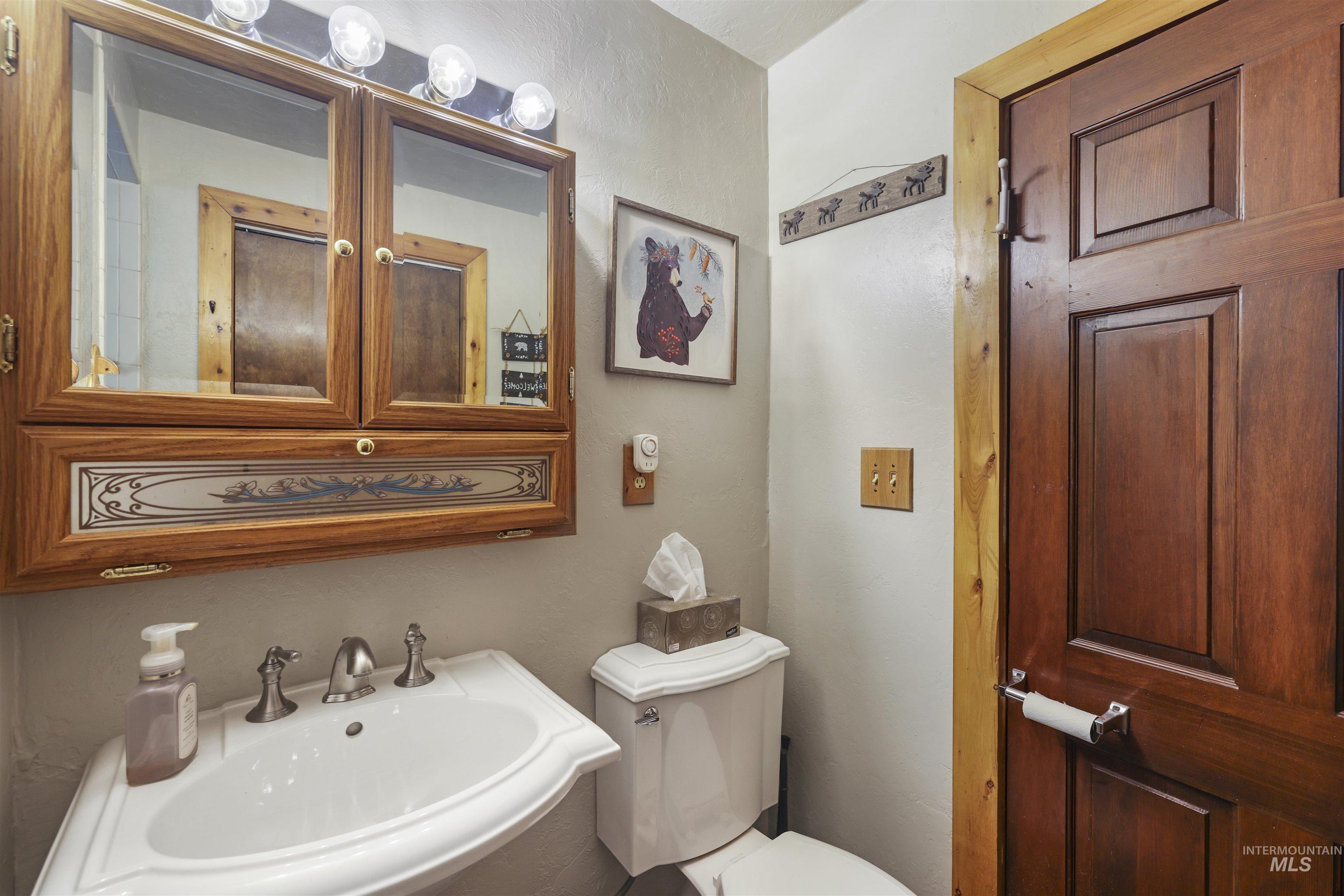 224 E Hoalst, Pine, Idaho 83647, 4 Bedrooms, 3 Bathrooms, Residential For Sale, Price $2,150,000, 98992679