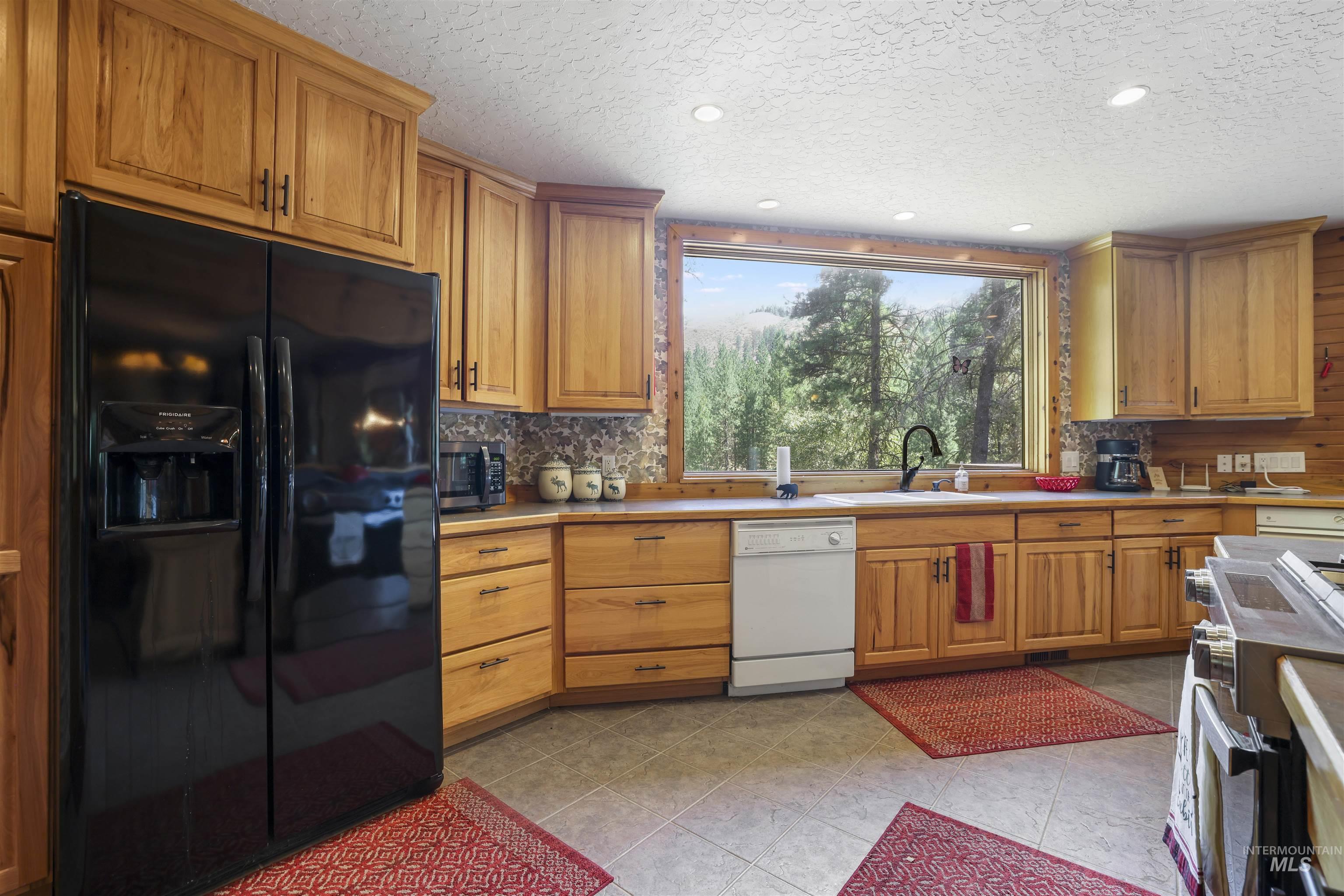 224 E Hoalst, Pine, Idaho 83647, 4 Bedrooms, 3 Bathrooms, Residential For Sale, Price $2,150,000, 98992679