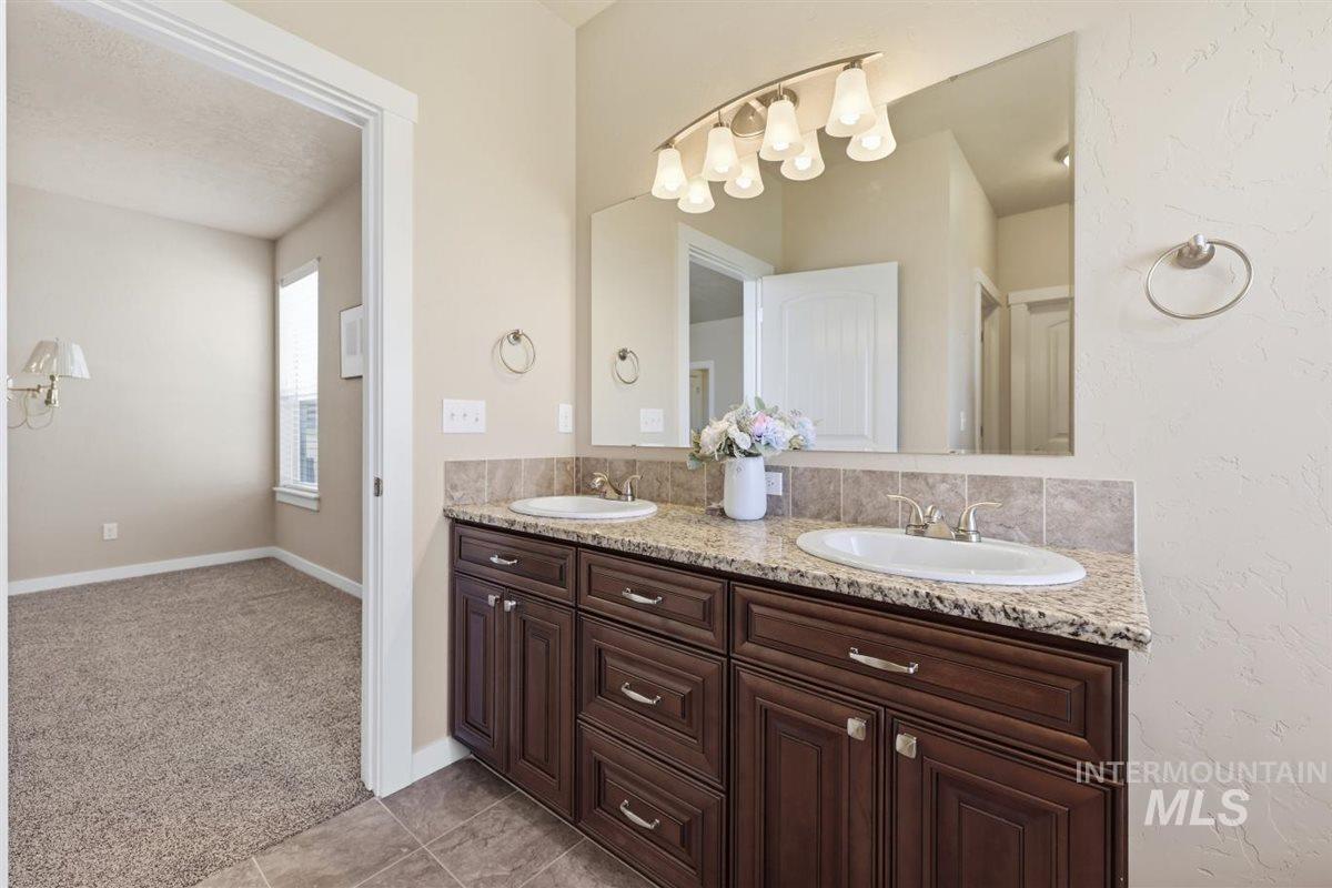 13496 Hockberger Ranch Rd, Caldwell, Idaho 83607, 4 Bedrooms, 2 Bathrooms, Residential For Sale, Price $725,000, 98992680