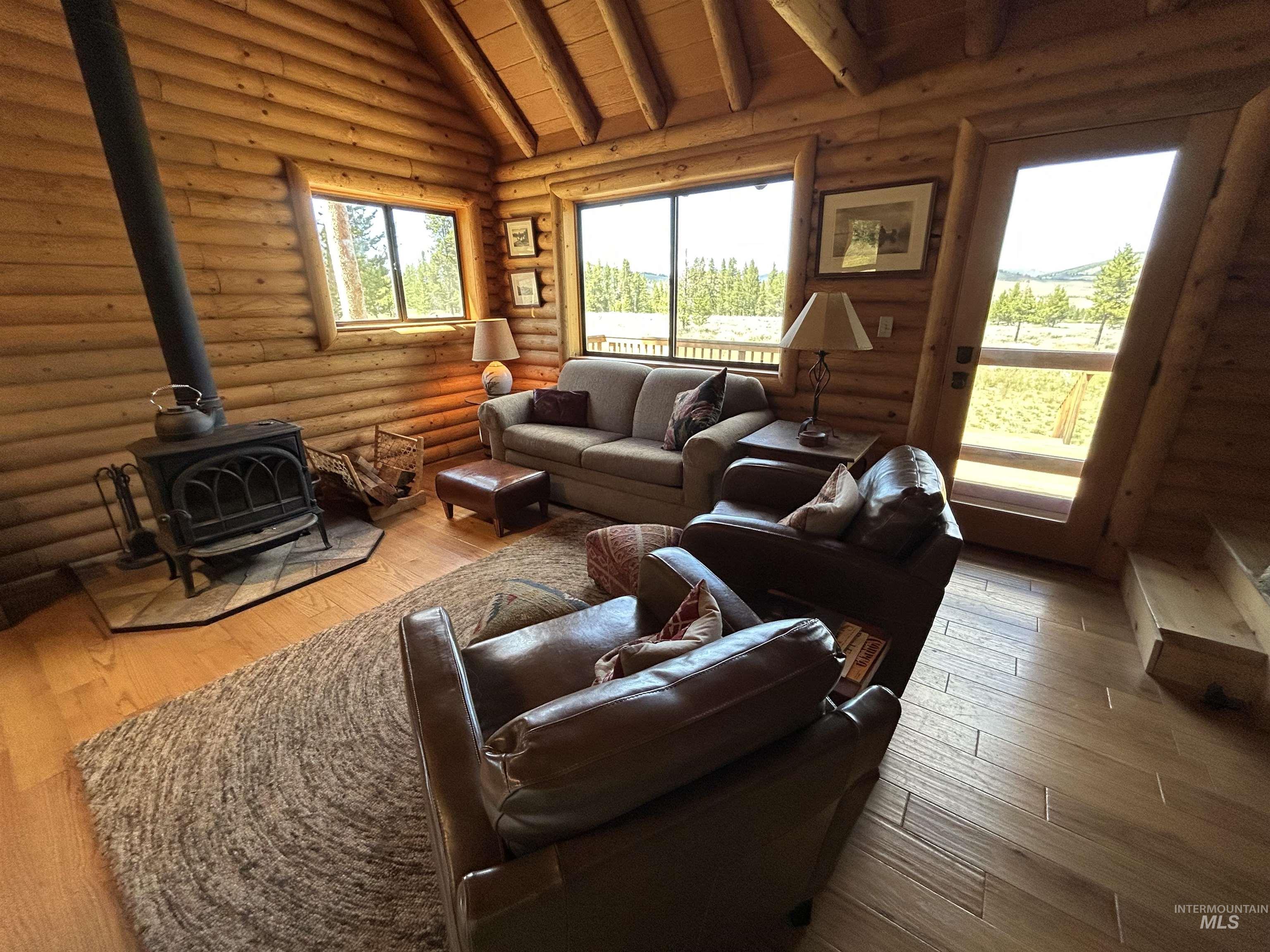 35 Sawtooth Way, Stanley, Idaho 83278, 1 Bedroom, 1 Bathroom, Residential For Sale, Price $925,000, 98992684