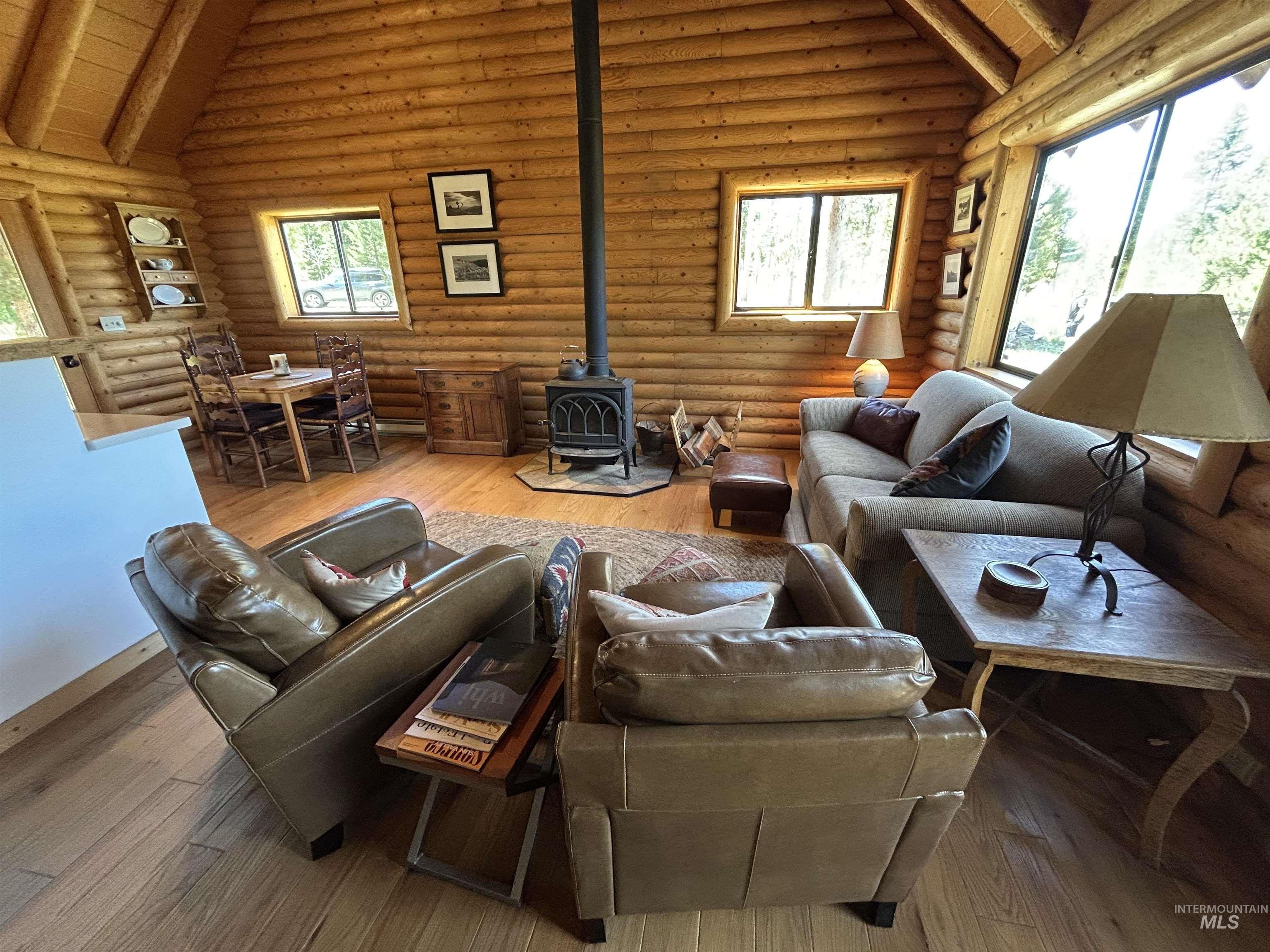 35 Sawtooth Way, Stanley, Idaho 83278, 1 Bedroom, 1 Bathroom, Residential For Sale, Price $925,000, 98992684