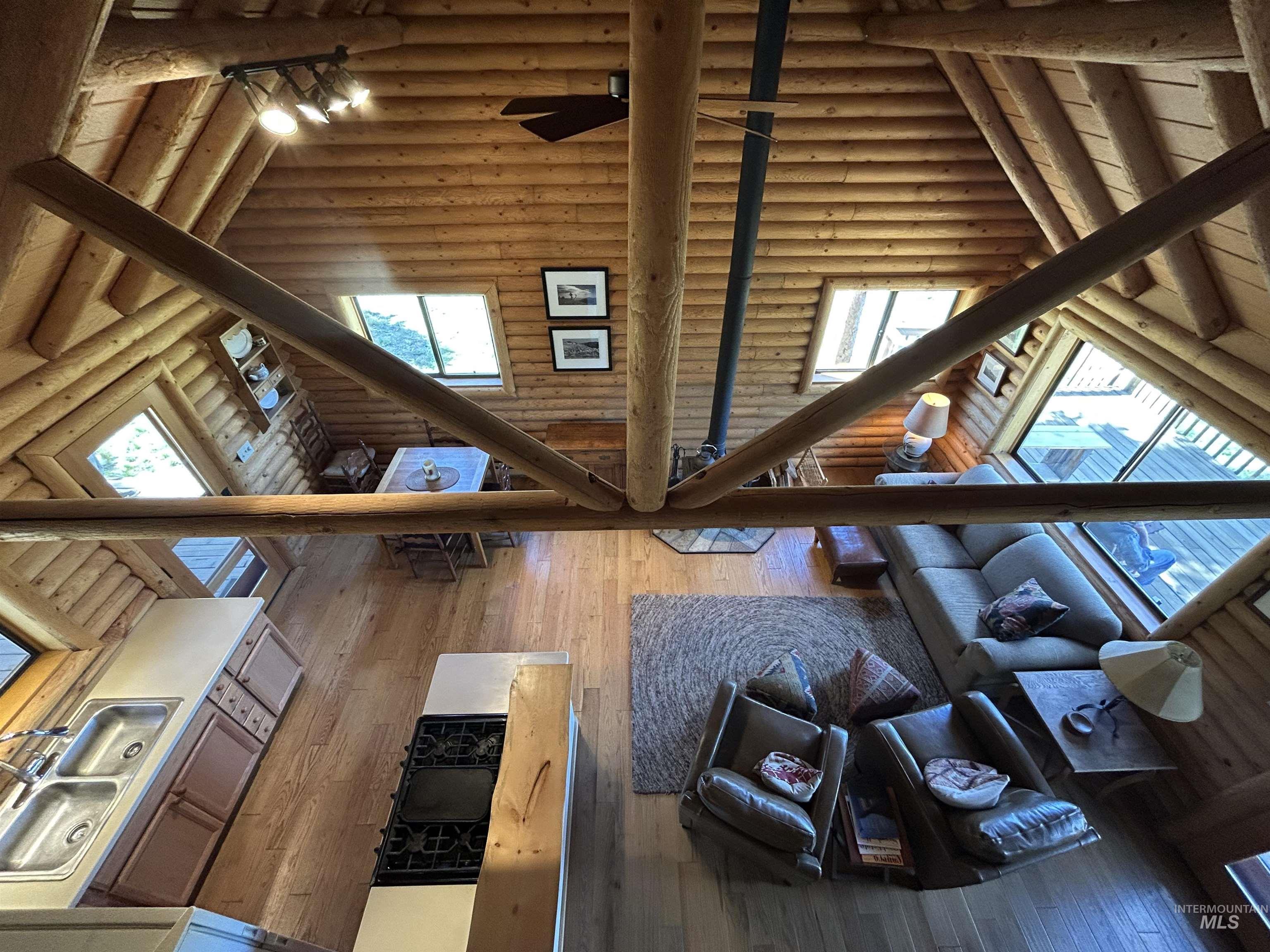 35 Sawtooth Way, Stanley, Idaho 83278, 1 Bedroom, 1 Bathroom, Residential For Sale, Price $925,000, 98992684