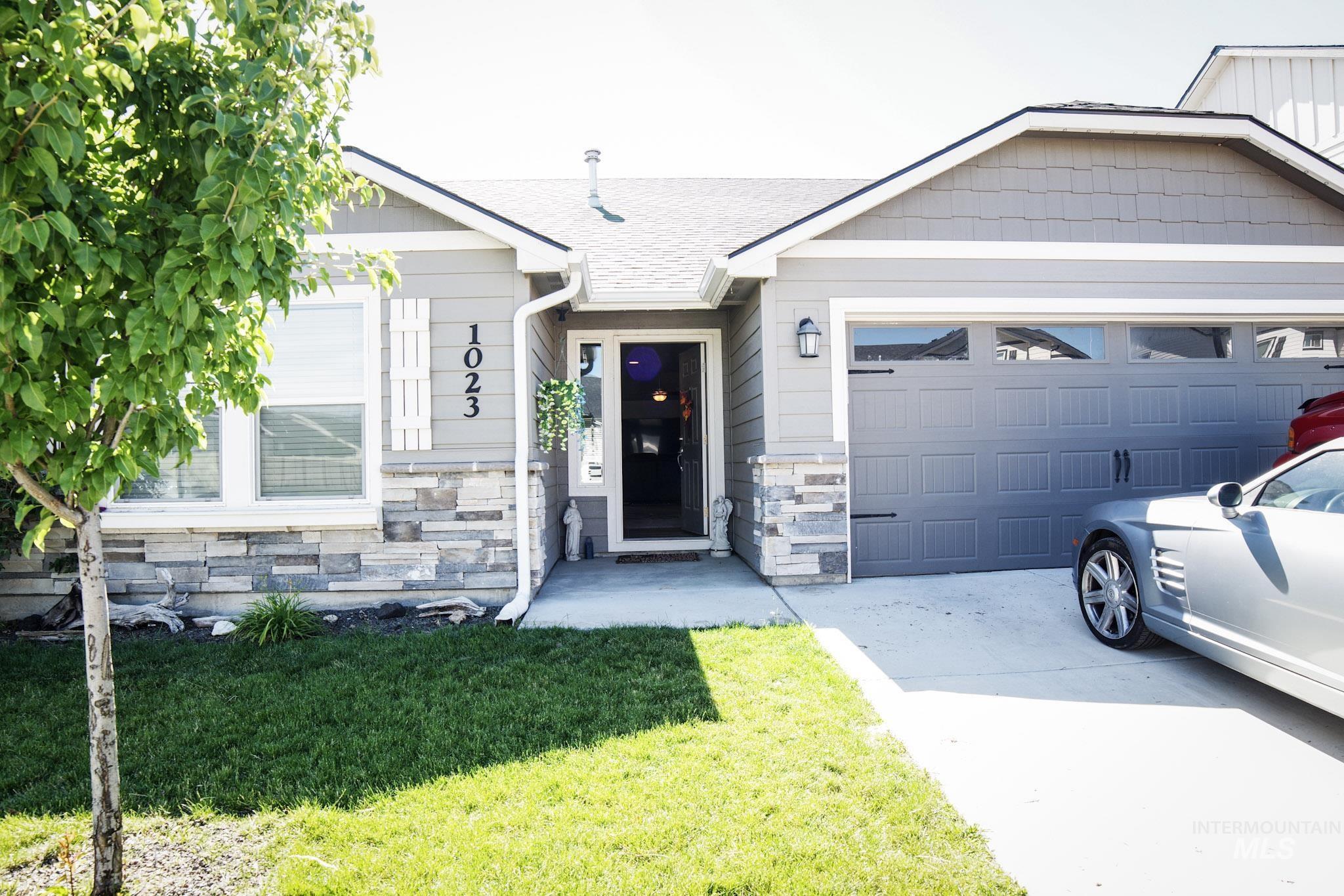 1023 Ryde Ave, Kuna, Idaho 83634, 3 Bedrooms, 2 Bathrooms, Residential For Sale, Price $440,000, 98992686