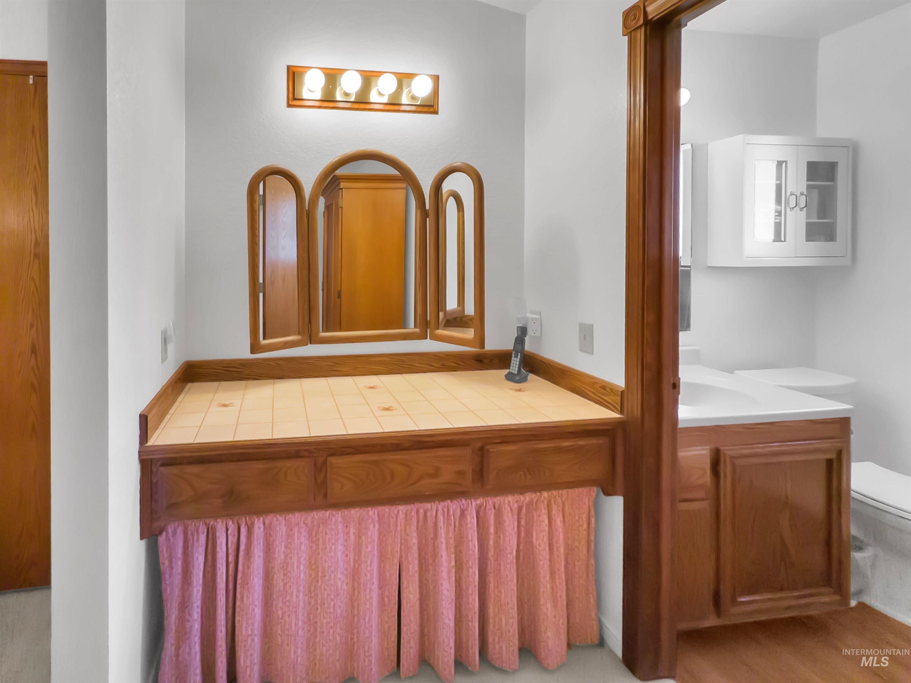 3950 N Whitehead, Boise, Idaho 83703, 3 Bedrooms, 2 Bathrooms, Residential For Sale, Price $500,000, 98992687