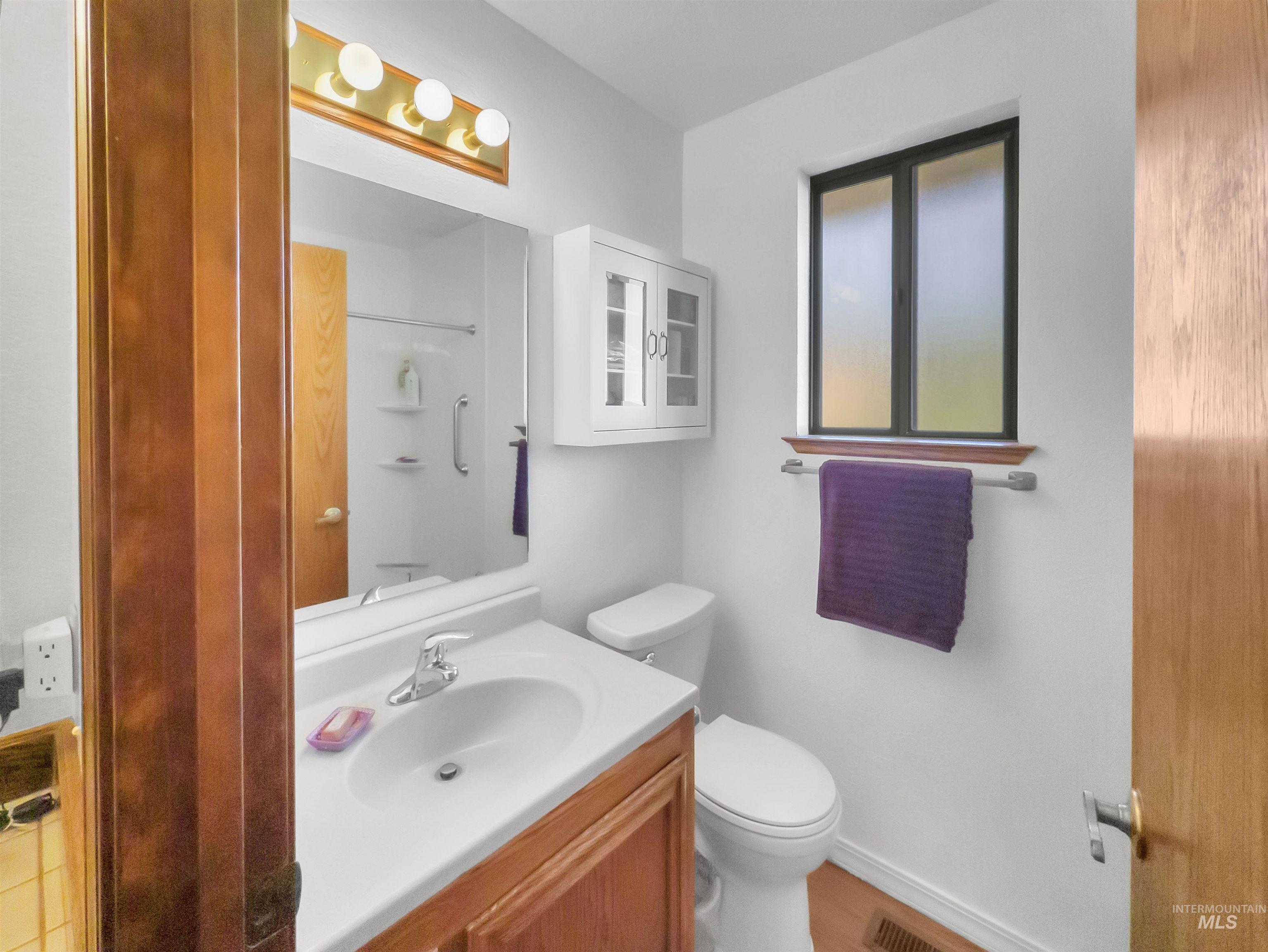 3950 N Whitehead, Boise, Idaho 83703, 3 Bedrooms, 2 Bathrooms, Residential For Sale, Price $500,000, 98992687