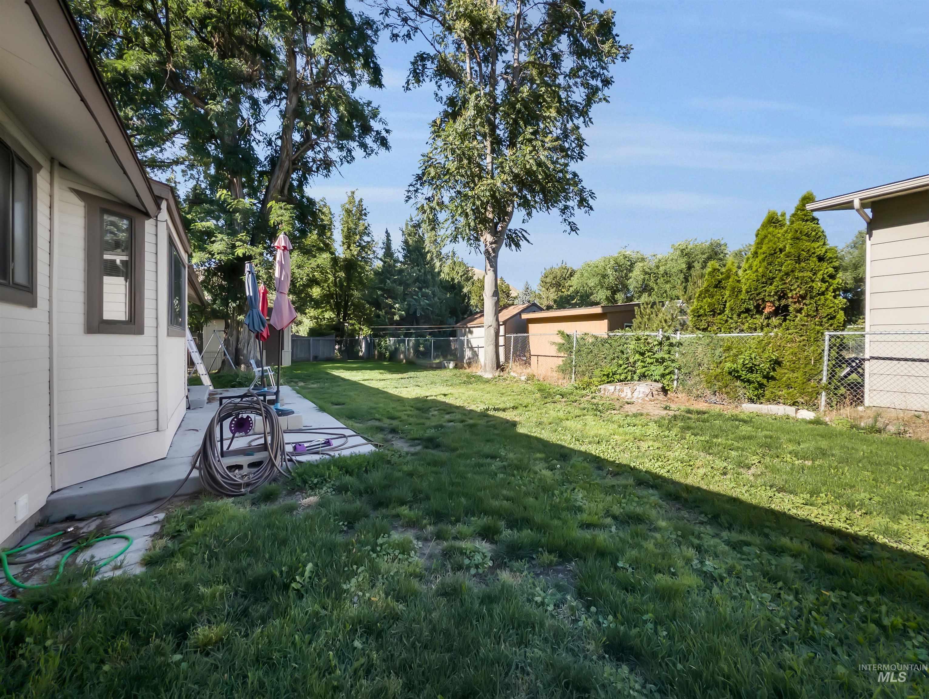 3950 N Whitehead, Boise, Idaho 83703, 3 Bedrooms, 2 Bathrooms, Residential For Sale, Price $500,000, 98992687