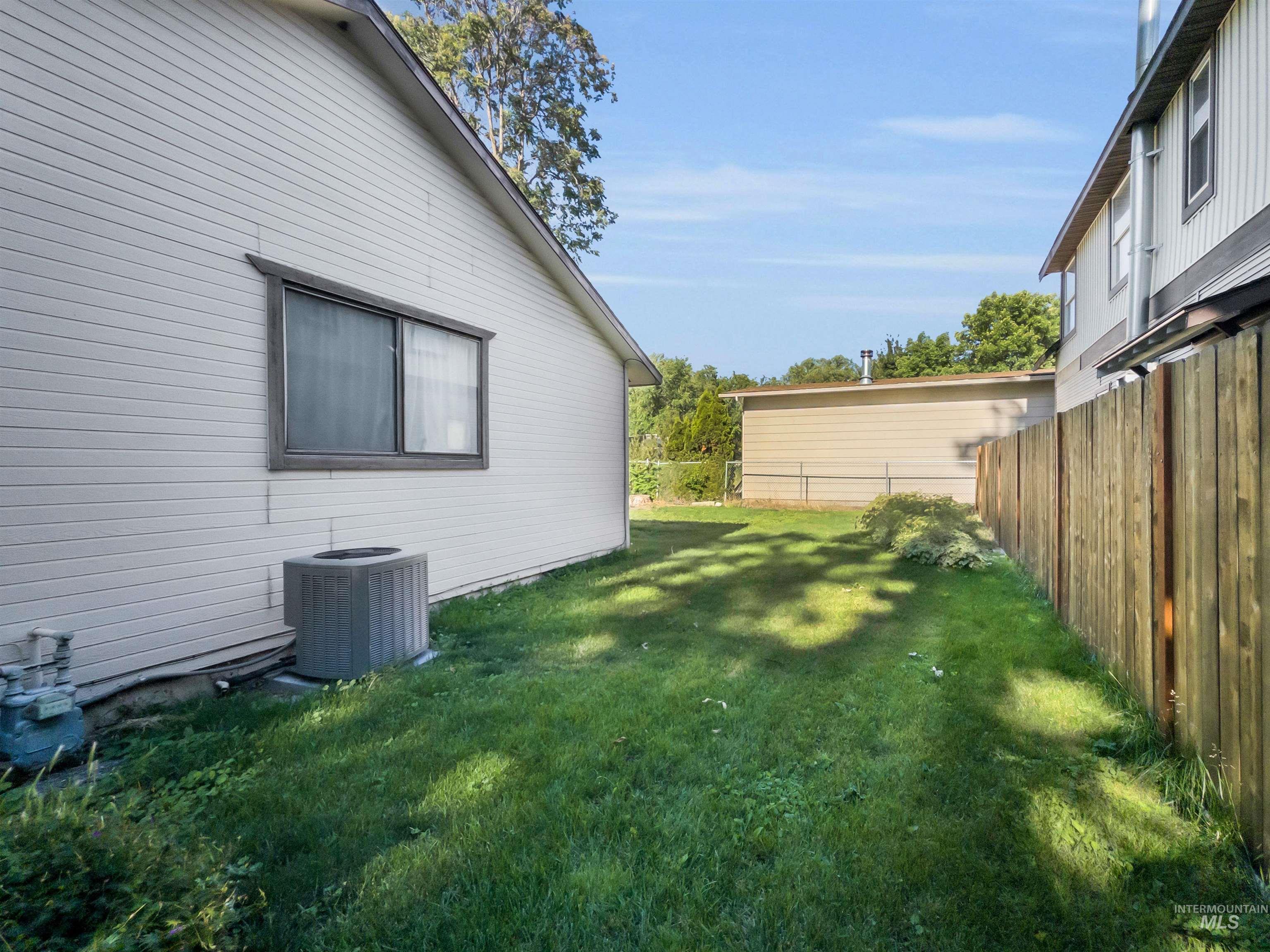 3950 N Whitehead, Boise, Idaho 83703, 3 Bedrooms, 2 Bathrooms, Residential For Sale, Price $500,000, 98992687