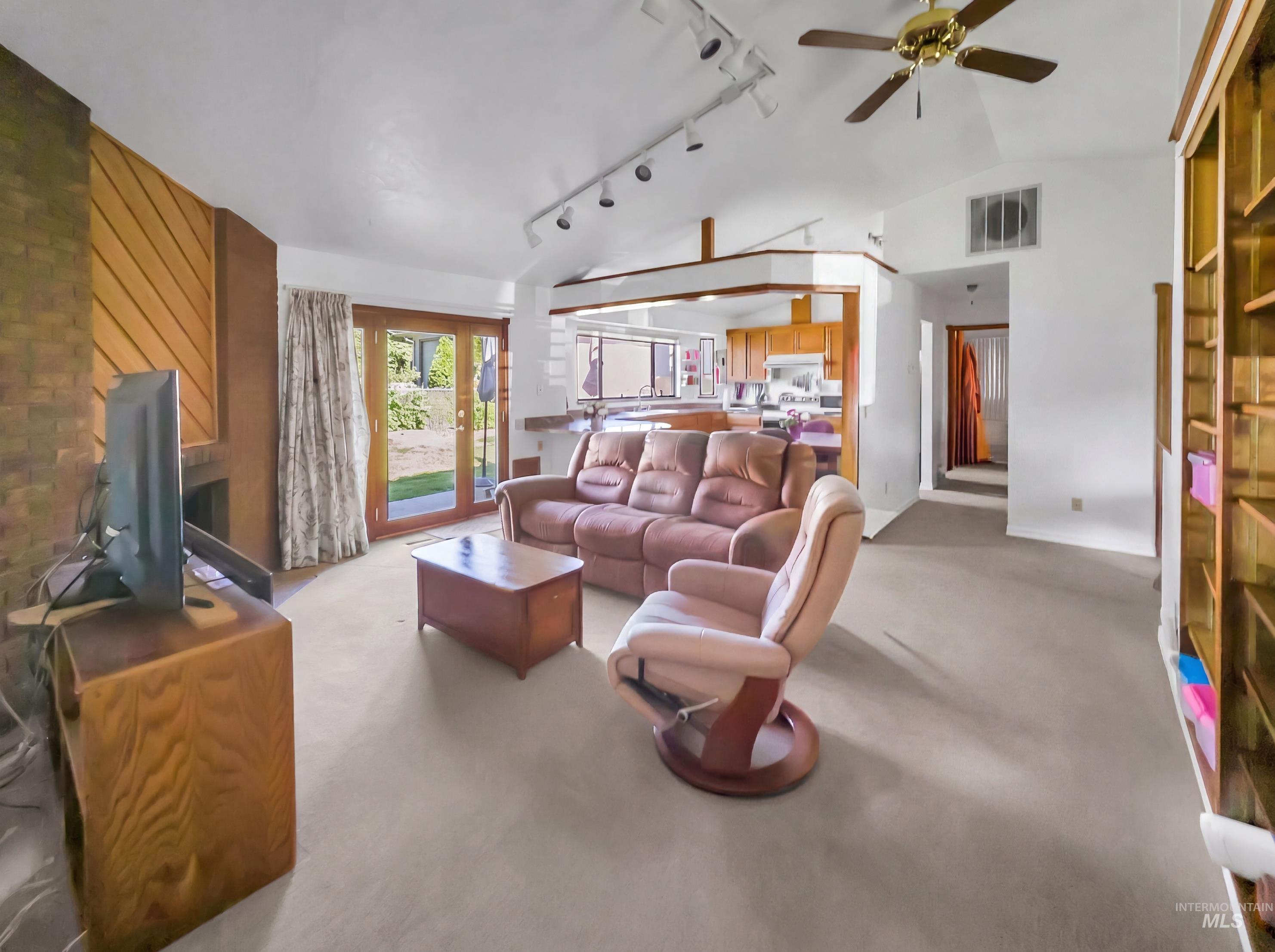 3950 N Whitehead, Boise, Idaho 83703, 3 Bedrooms, 2 Bathrooms, Residential For Sale, Price $500,000, 98992687